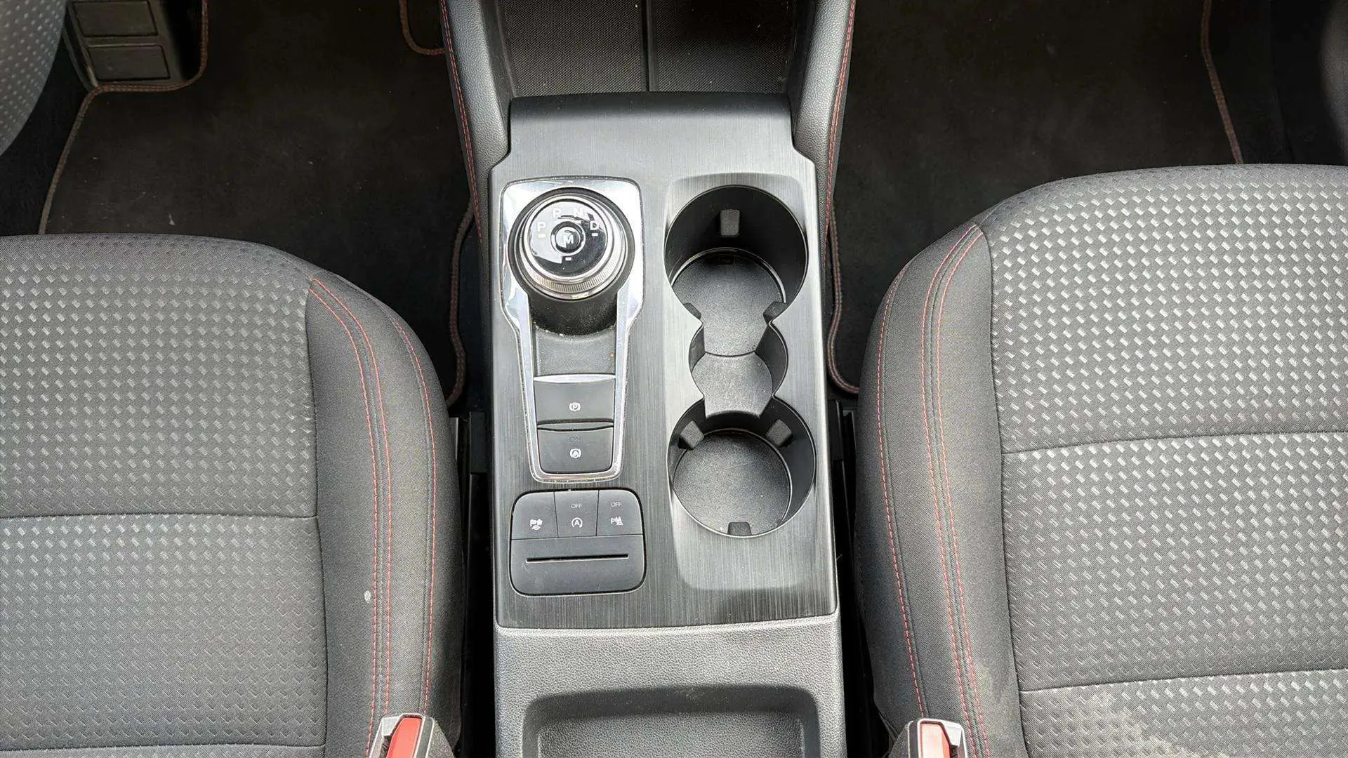 Ford Kuga ST-Line 2.0 EcoBlue - foto 11