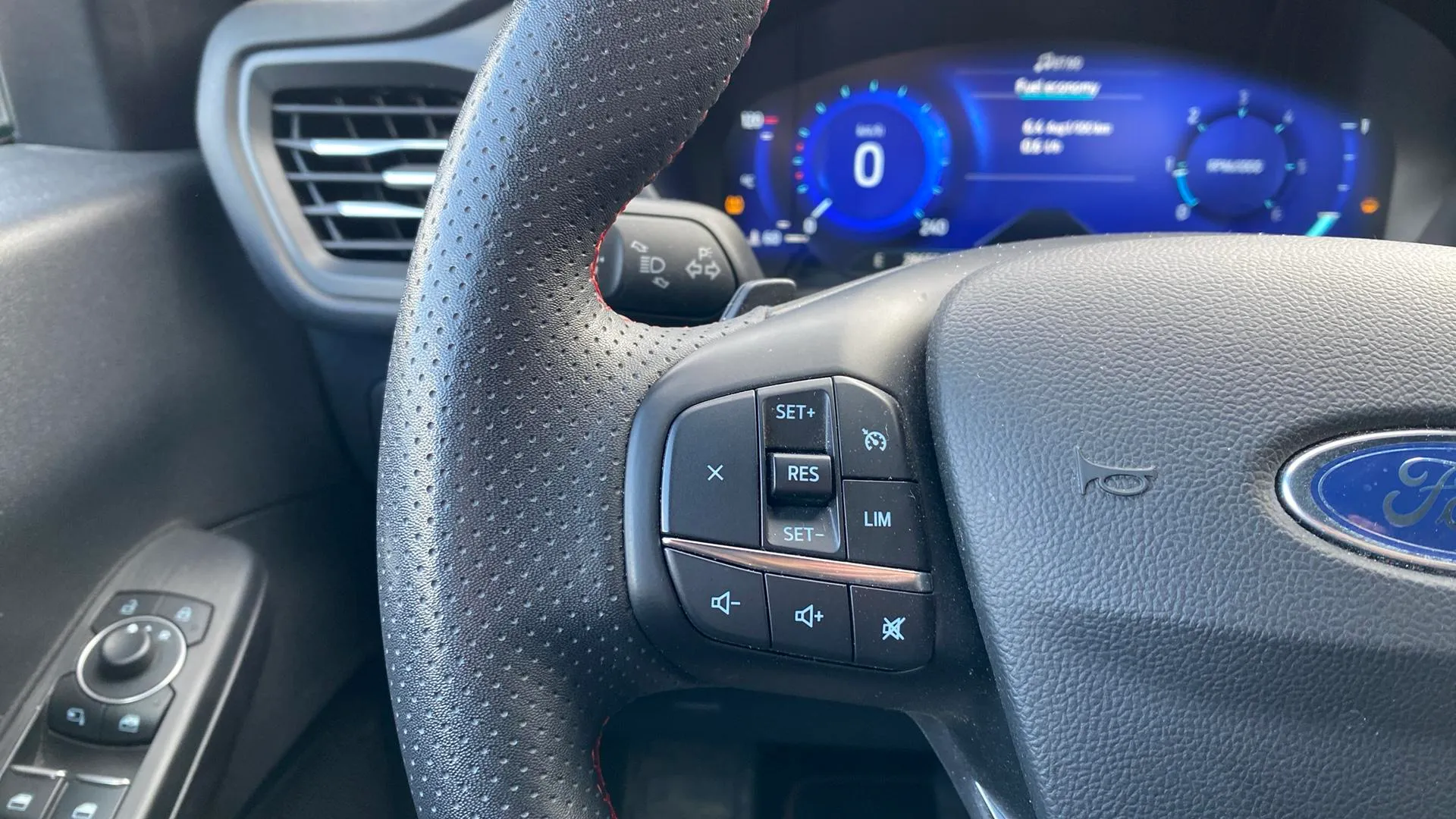 Ford Kuga ST-Line 2.0 EcoBlue - foto 16