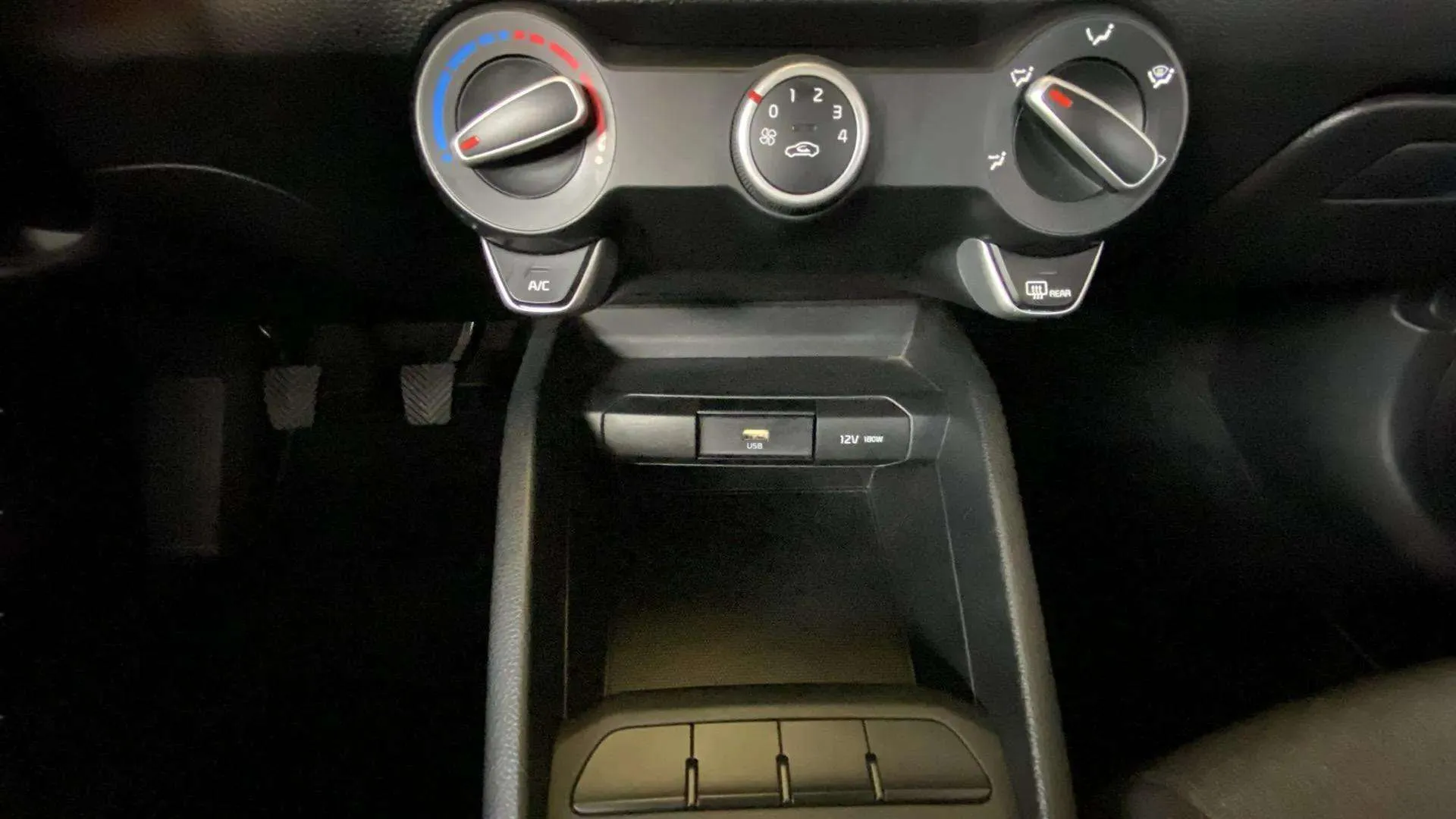 Kia Stonic 1.2 DPi Concept - foto 26