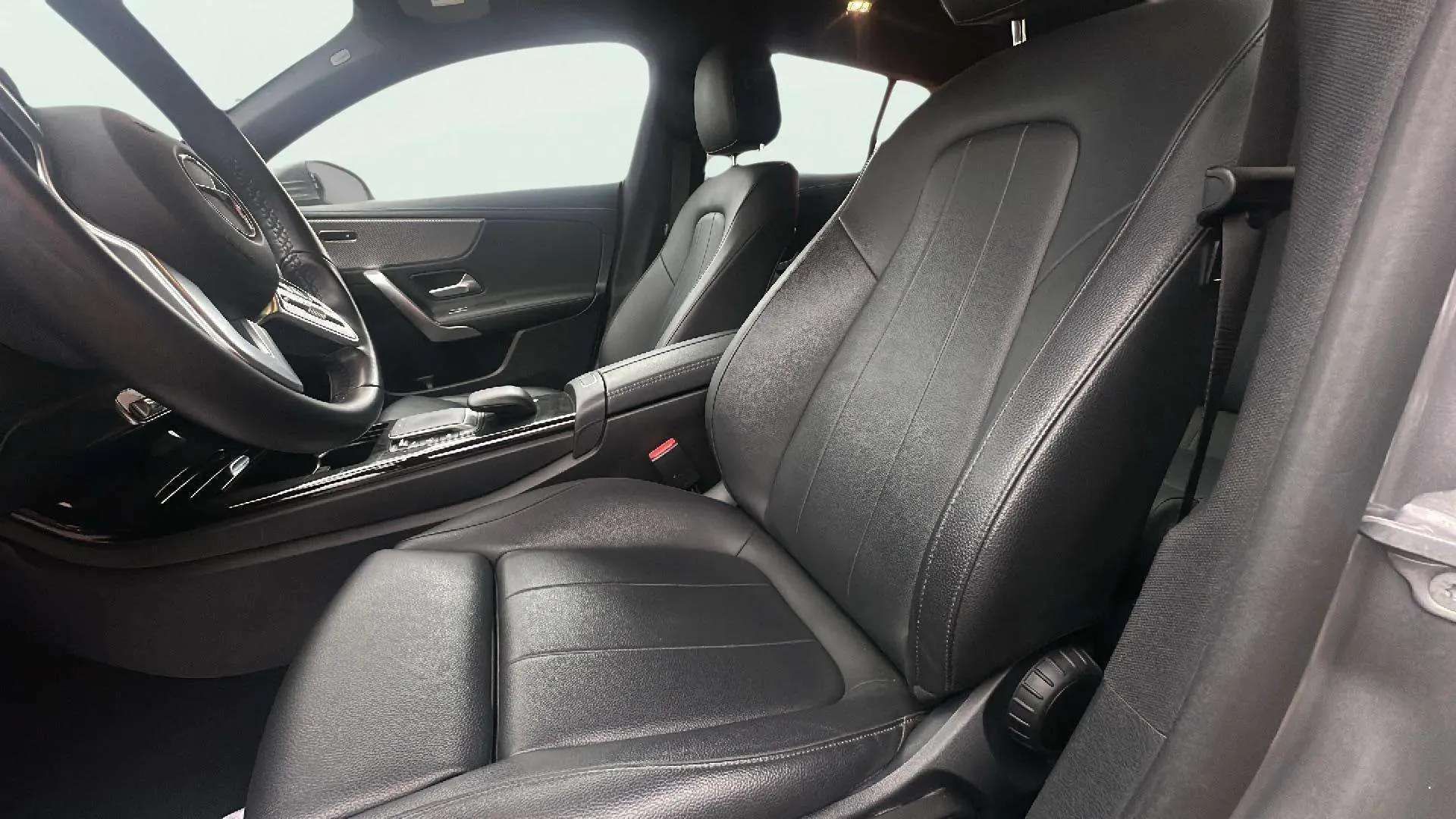 Mercedes-Benz CLA 250 e Shooting Brake - foto 19