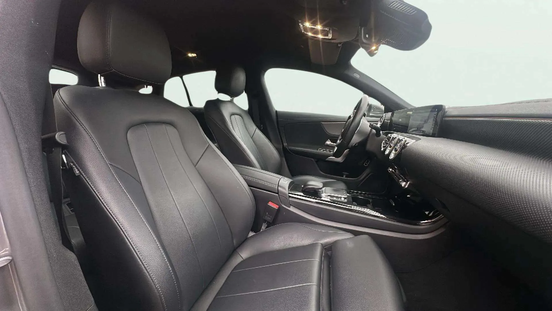 Mercedes-Benz CLA 250 e Shooting Brake - foto 17