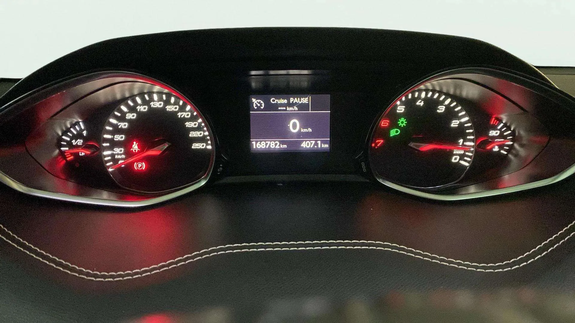 Peugeot 308 GT - foto 37