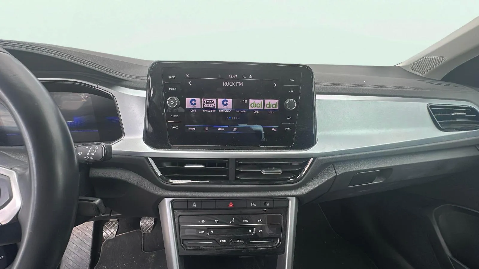 Volkswagen T-Roc 1.0 TSI - foto 11