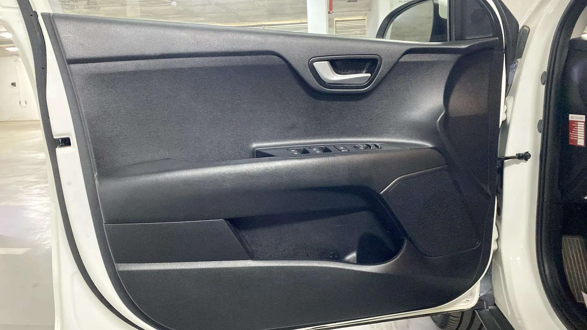 Kia Stonic 1.0 T-GDi Black Edition - foto 28