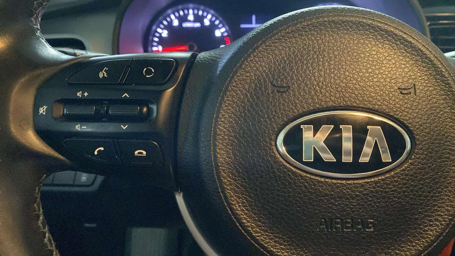 Kia Stonic 1.0 T-GDi Black Edition - foto 11