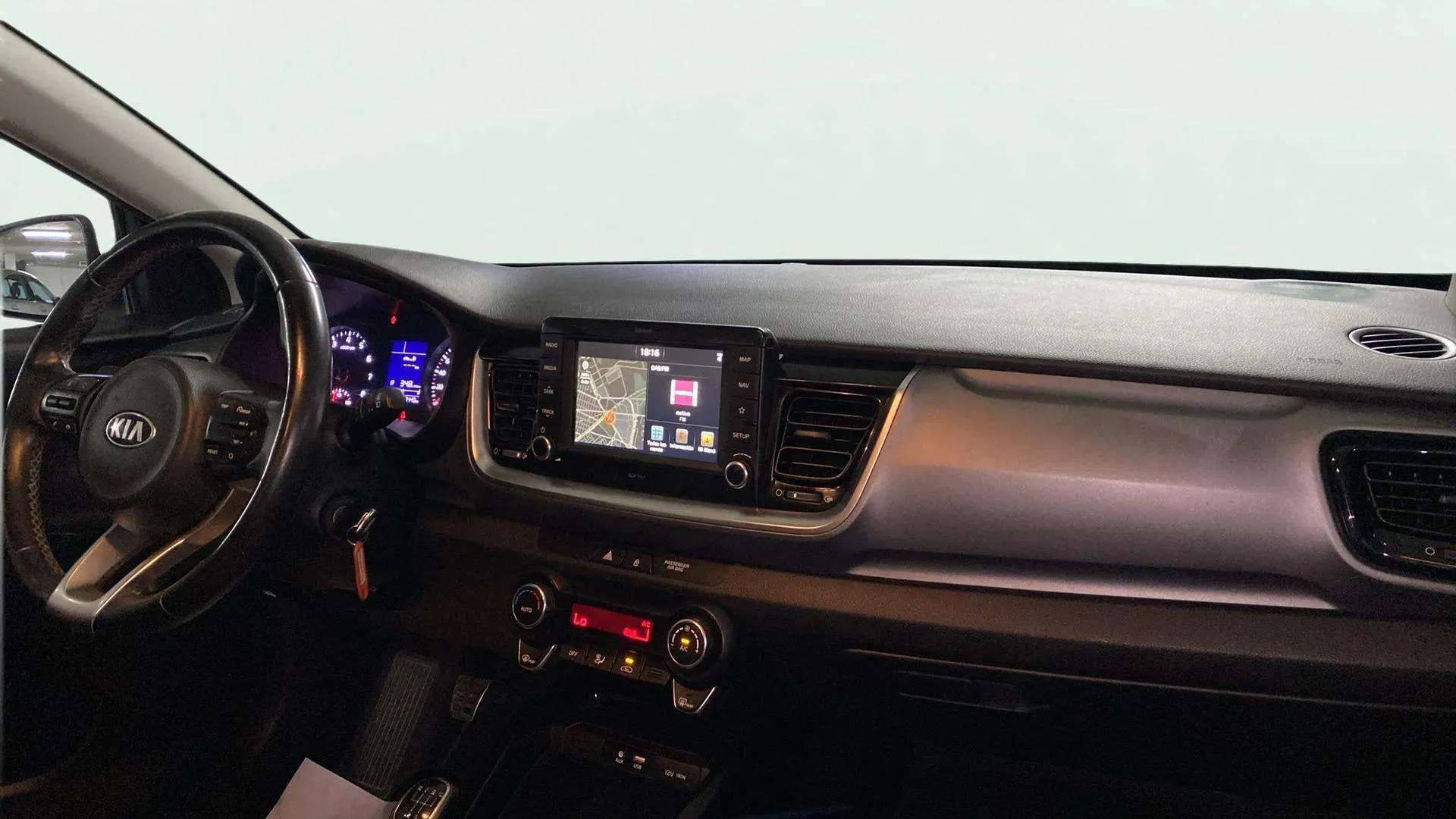 Kia Stonic 1.0 T-GDi Black Edition - foto 21