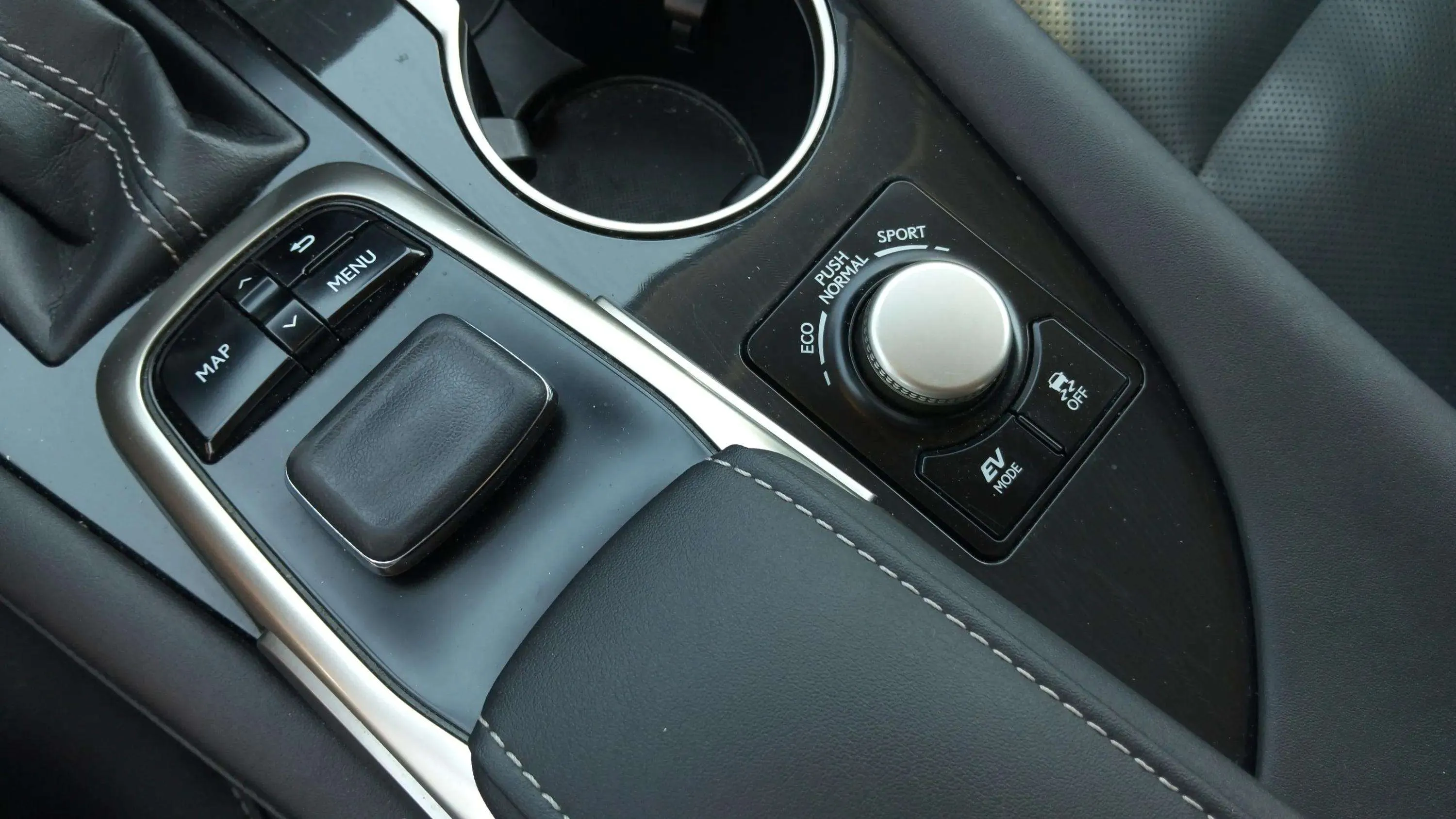 Lexus RX 450h Executive - foto 21