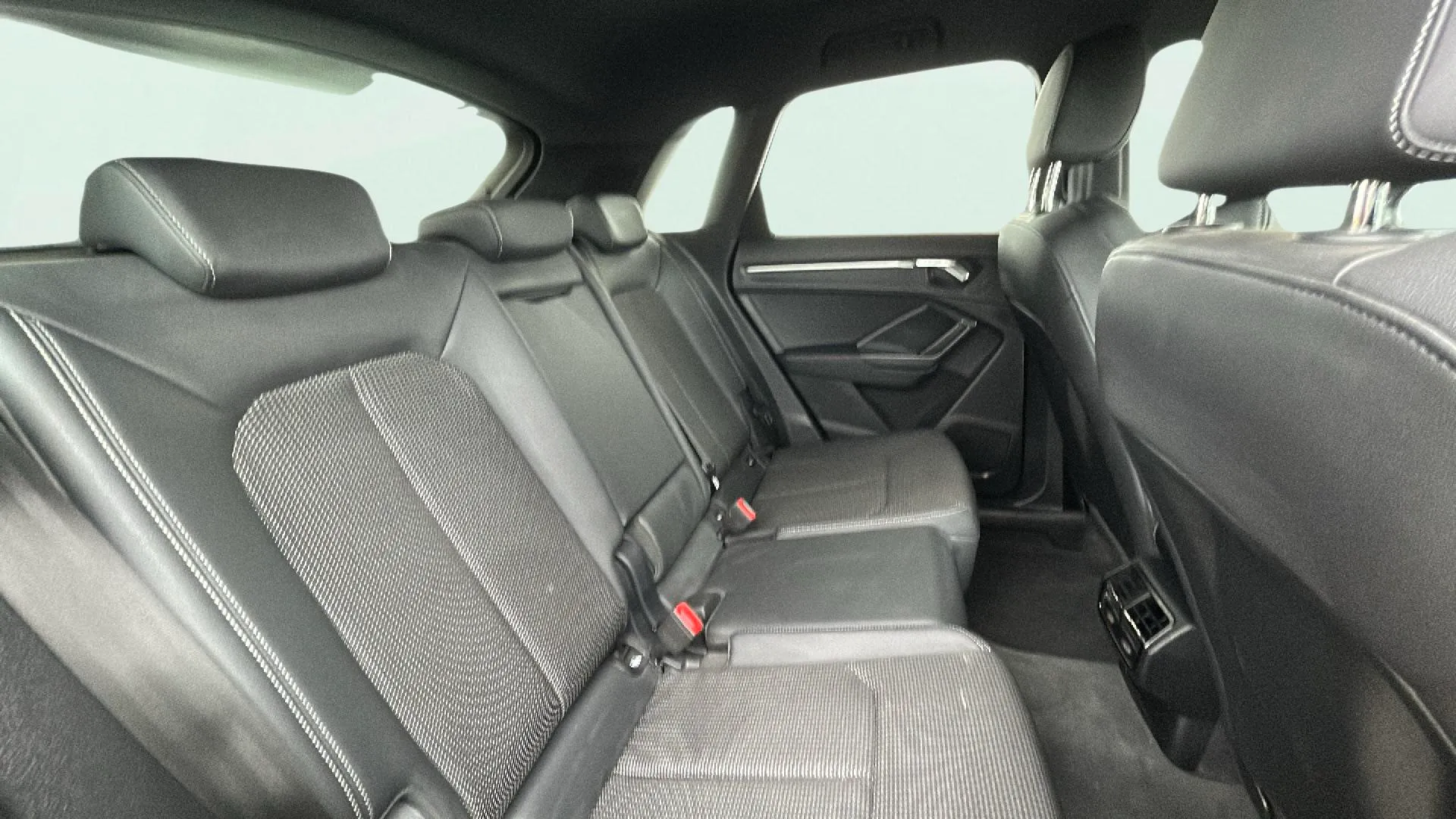 Audi Q3 S line 35 TDI S tronic - foto 8