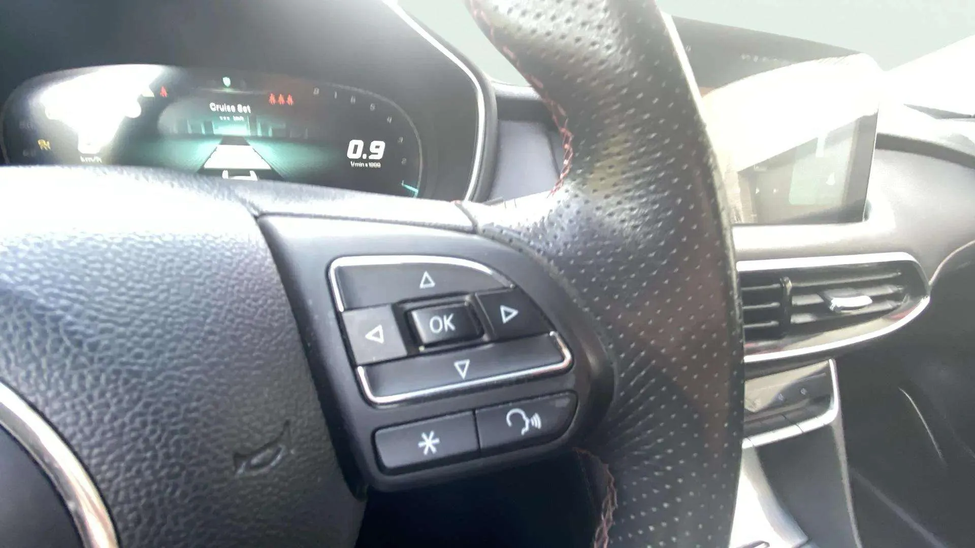 MG HS 1.5 Turbo GDI Comfort DCT - foto 20