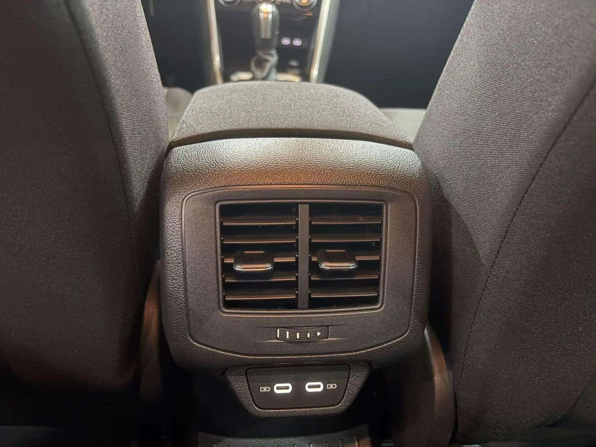 Volkswagen T-Roc Advance 1.5 TSI DSG - foto 19