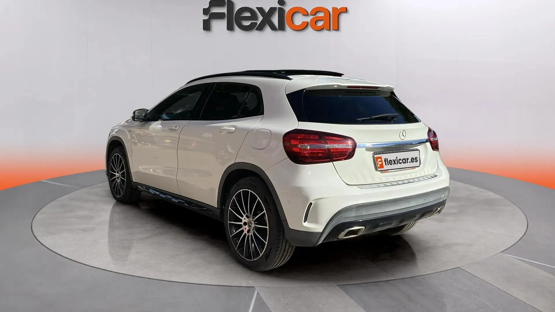 Mercedes-Benz GLA 220 d 4MATIC AMG Line - foto 3