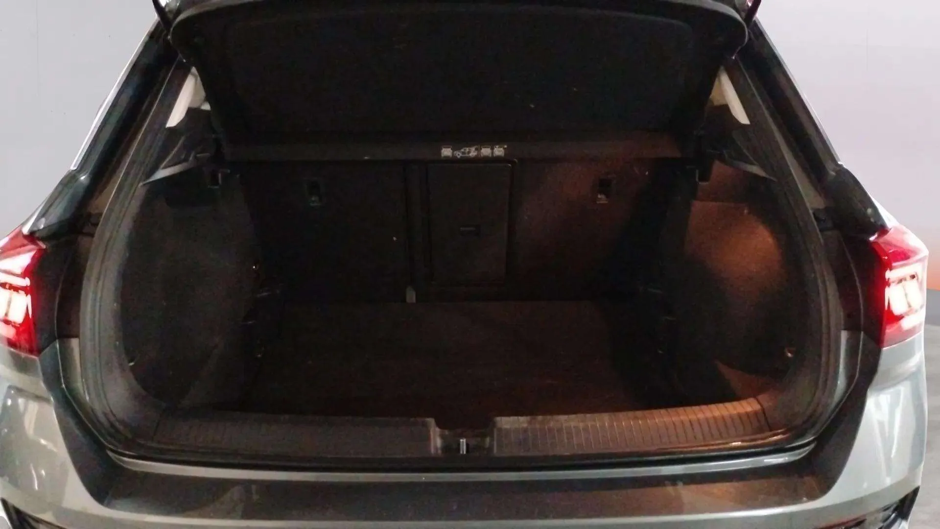 Volkswagen T-Roc Advance 2.0 TDI DSG - foto 28