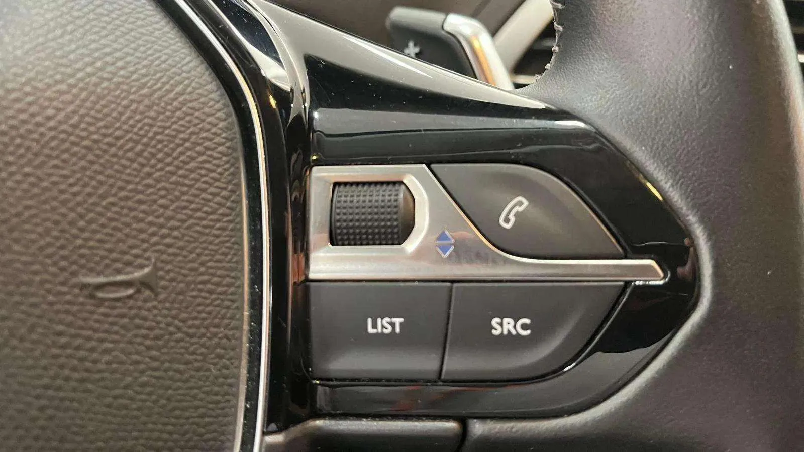 Peugeot 3008 1.2 PureTech Style EAT8 - foto 17