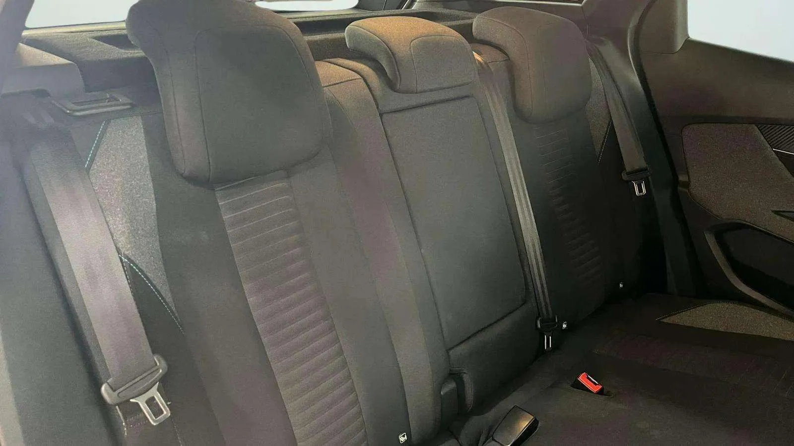 Peugeot 3008 1.2 PureTech Style EAT8 - foto 18