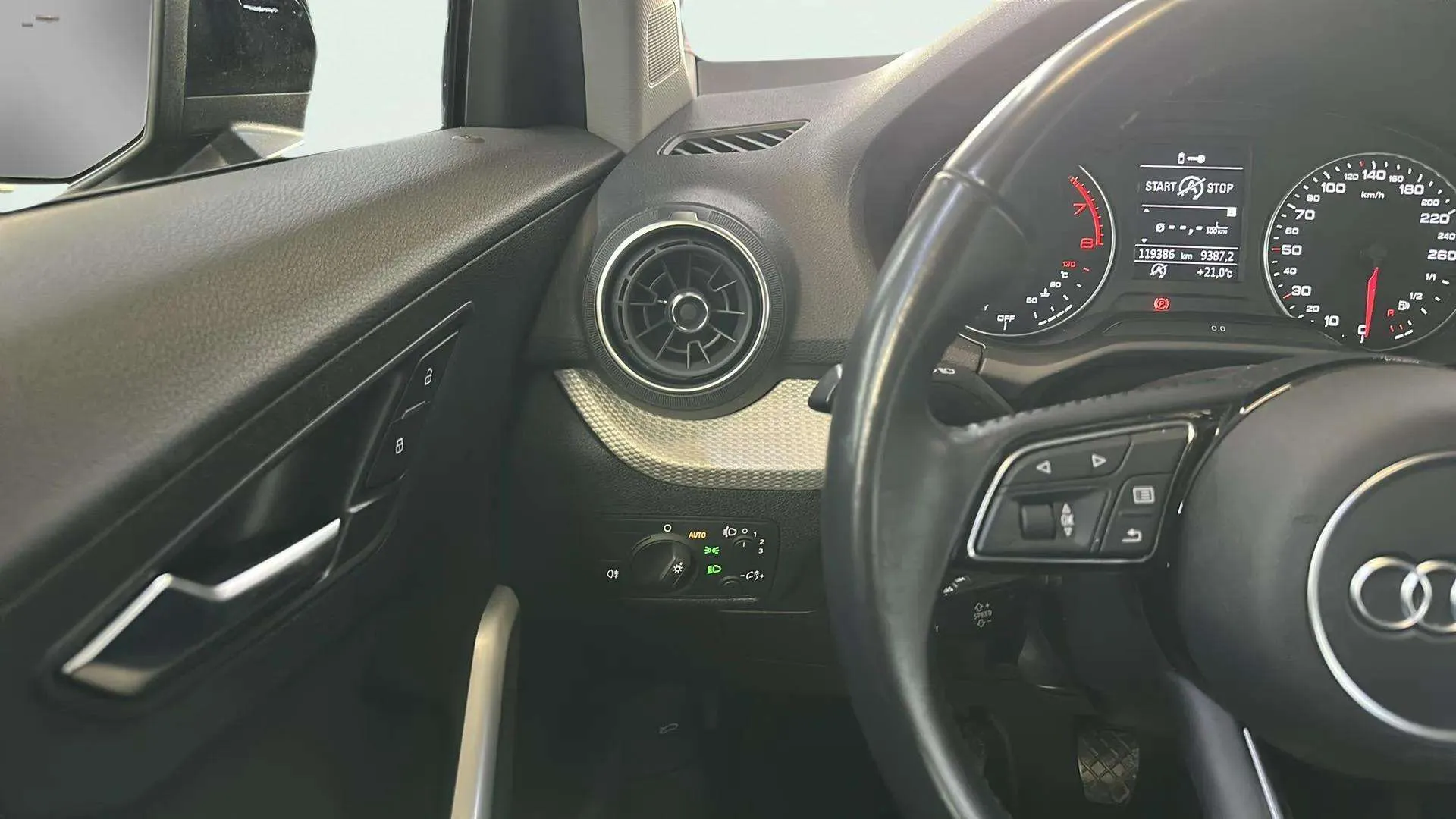 Audi Q2 Advanced 35 TFSI - foto 10