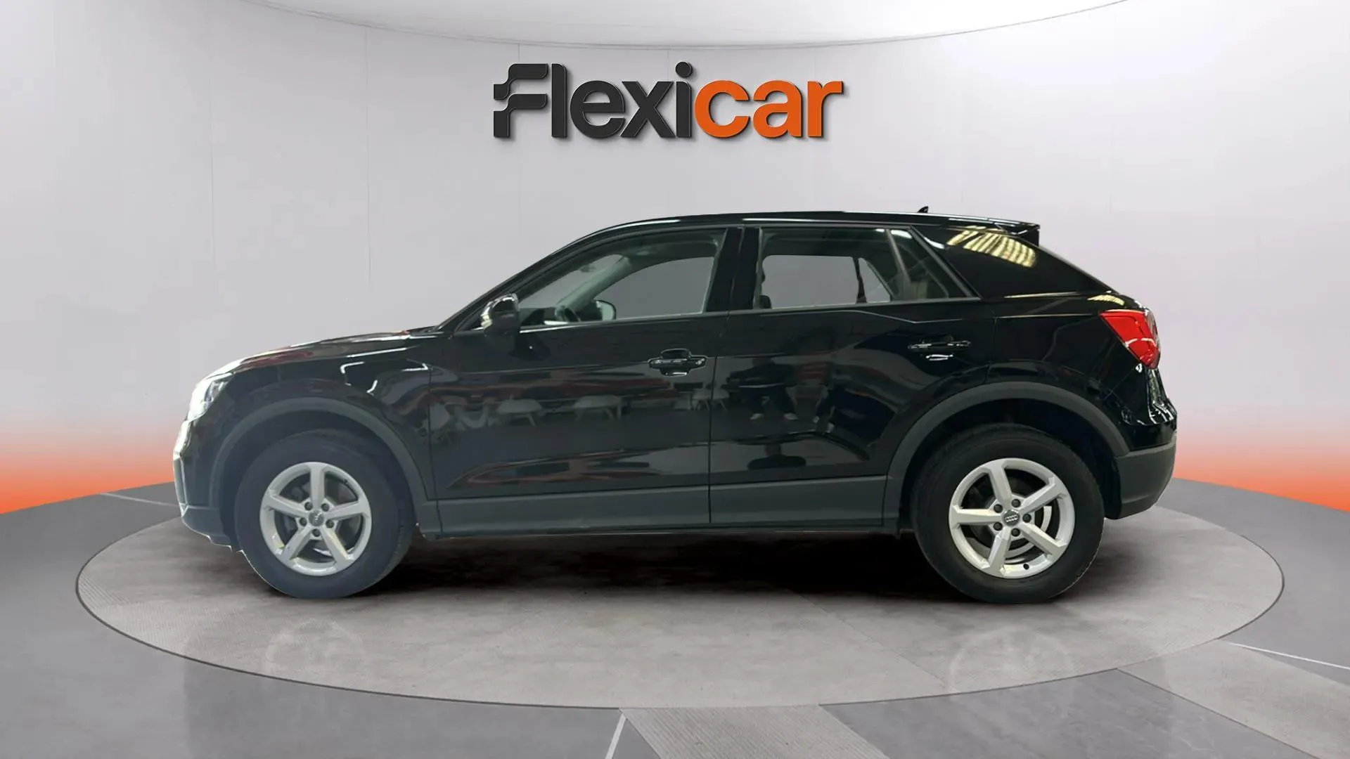 Audi Q2 Advanced 35 TFSI - foto 2