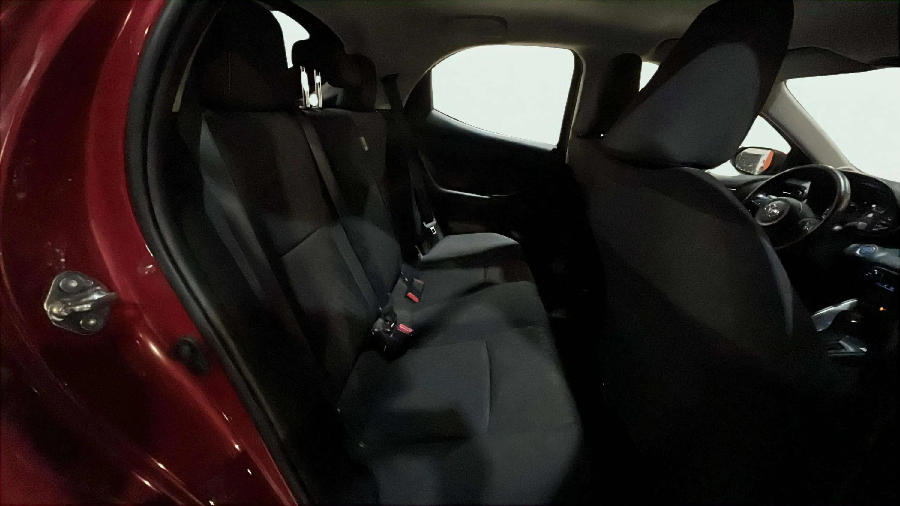Toyota Yaris 1.5 120H Active Plus - foto 13