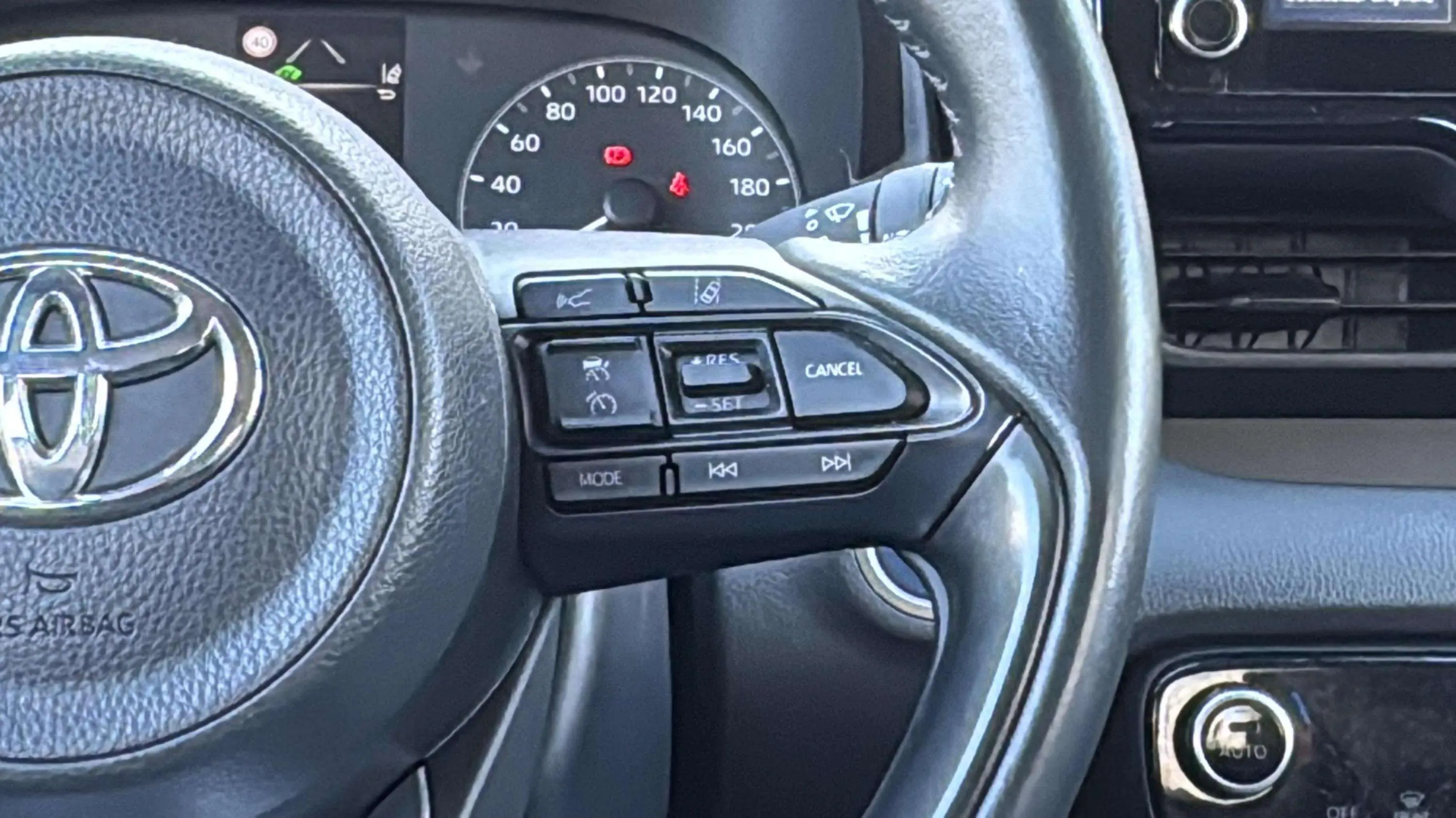 Toyota Yaris 1.5 120H Active Plus - foto 13
