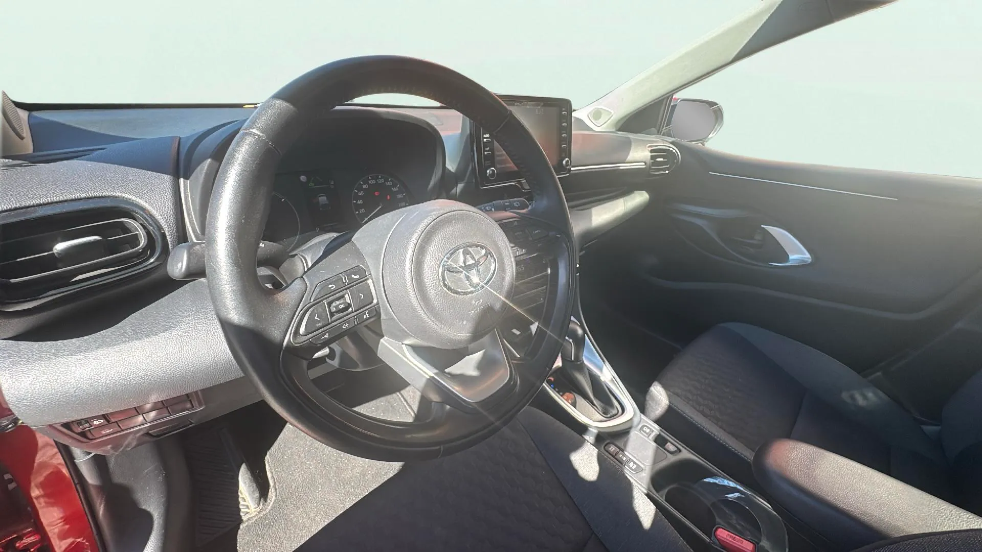 Toyota Yaris 1.5 120H Active Plus - foto 11