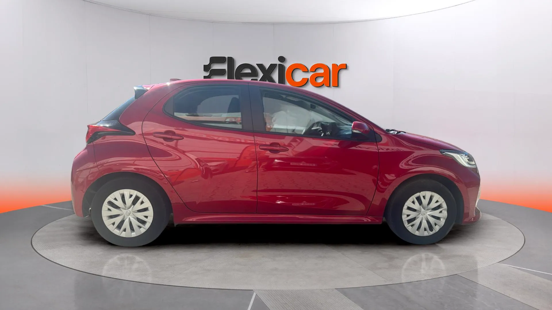 Toyota Yaris 1.5 120H Active Plus - foto 8