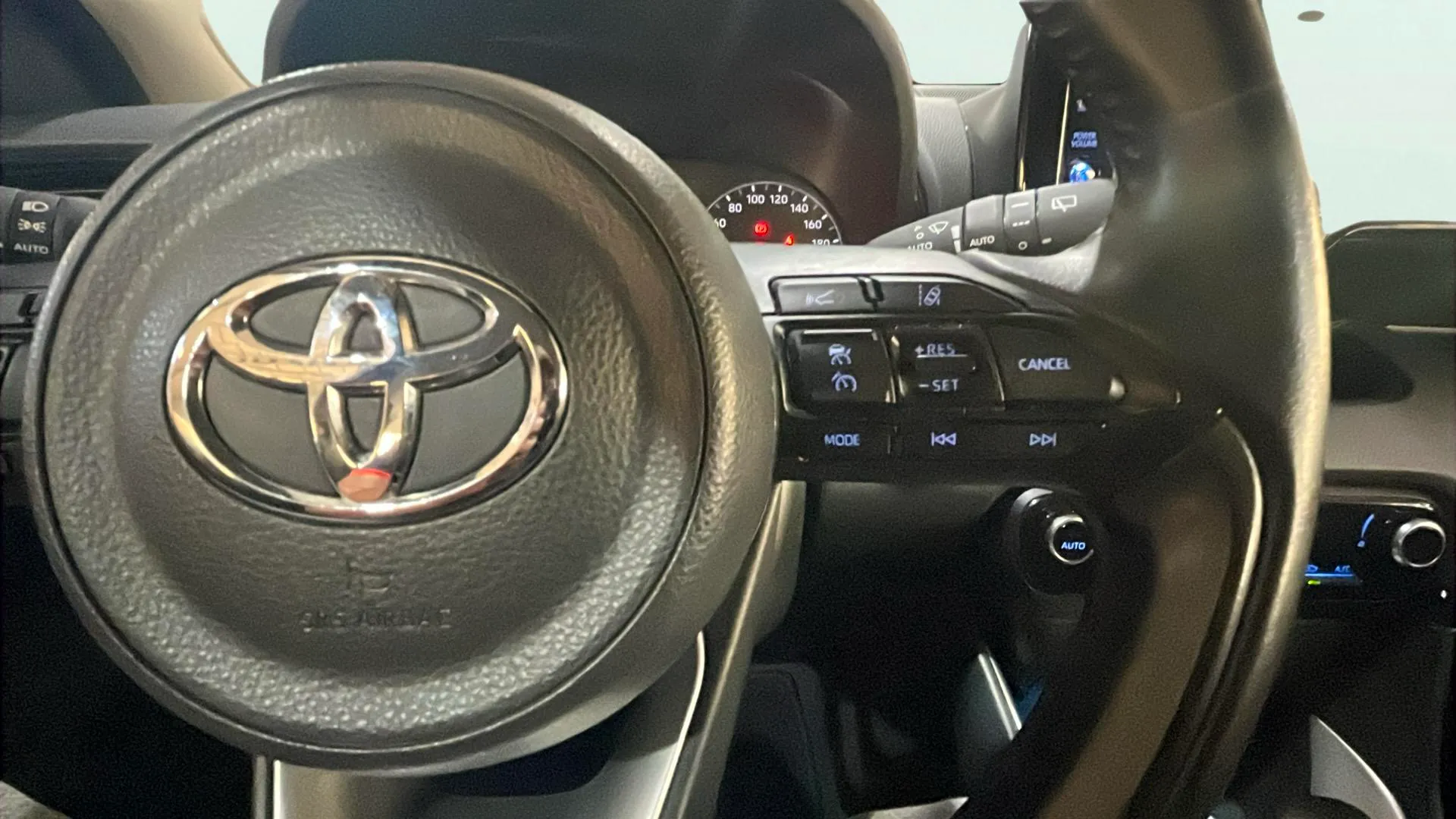 Toyota Yaris 1.5 120H Active Plus - foto 16