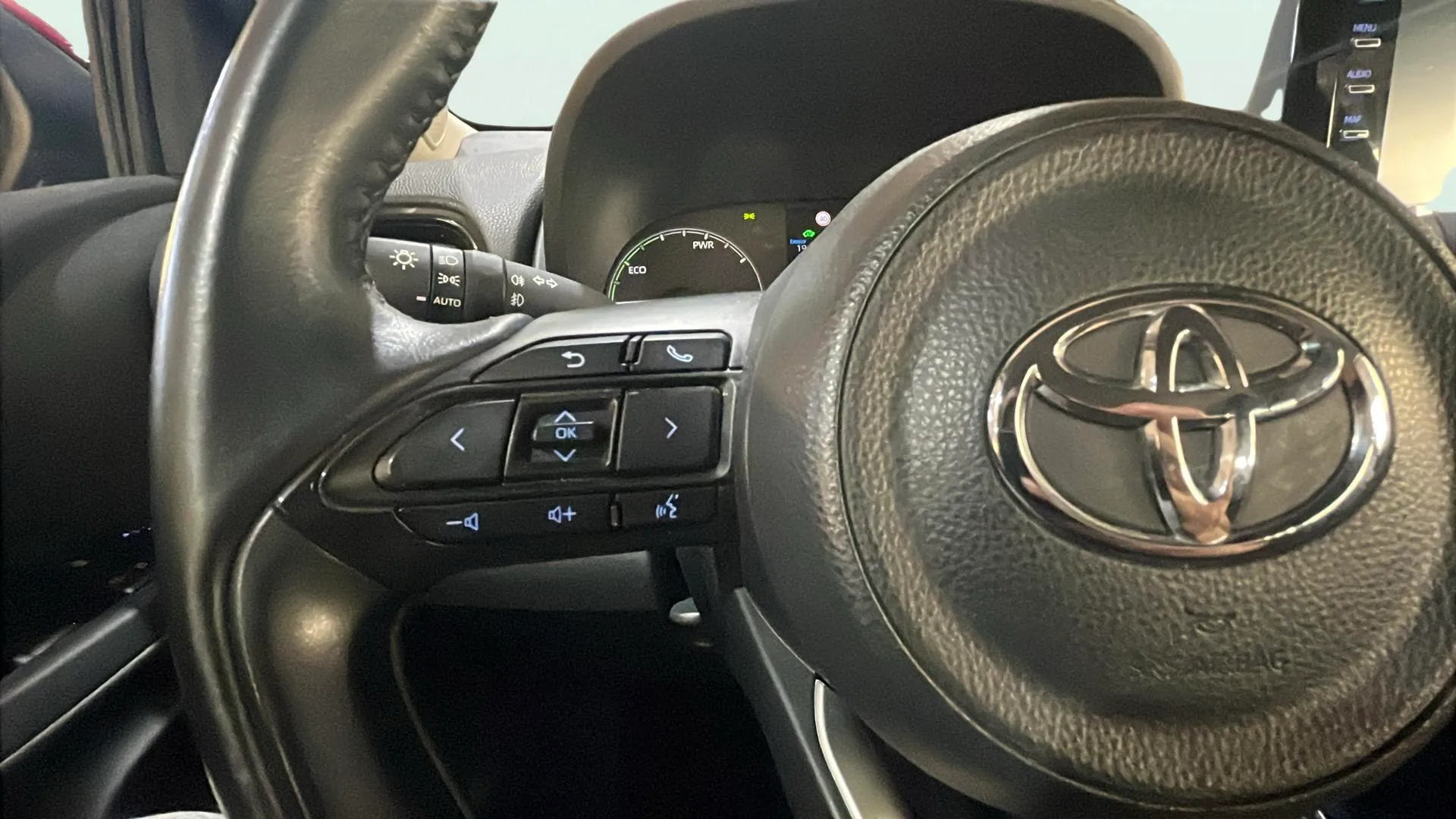 Toyota Yaris 1.5 120H Active Plus - foto 15