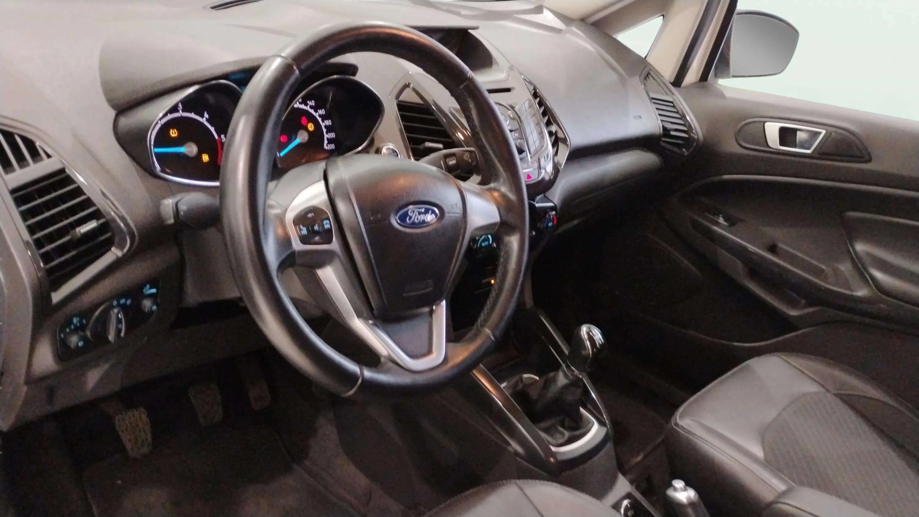 Ford EcoSport 1.5 TDCi Titanium S - foto 11