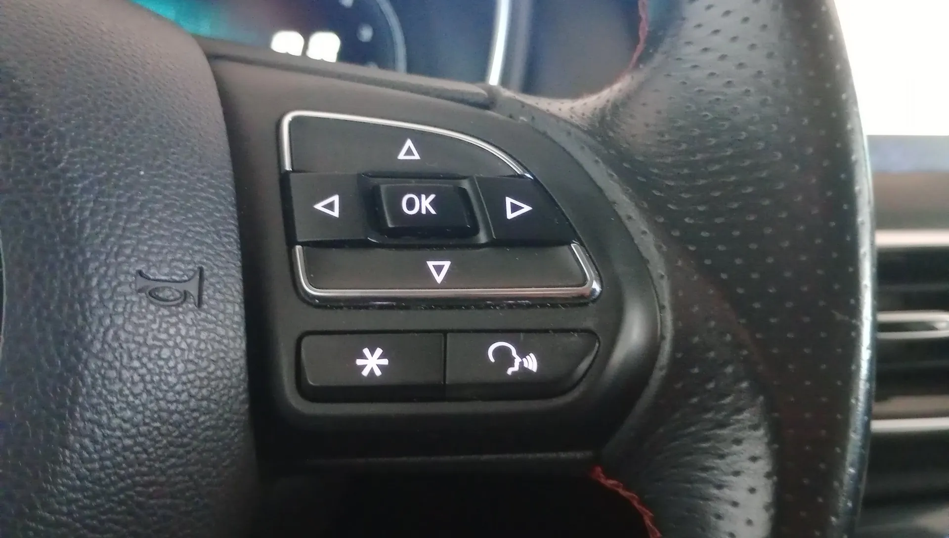MG HS 1.5 Turbo GDI Luxury DCT - foto 16