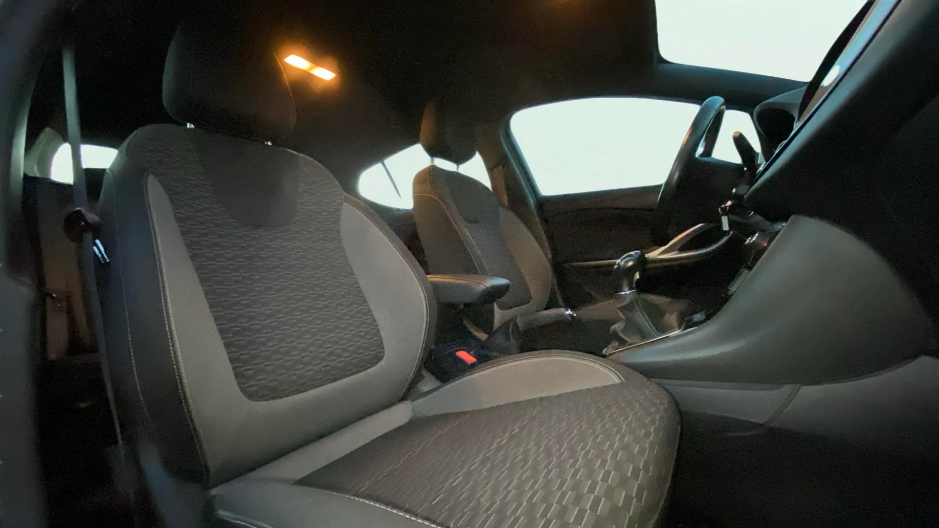 Opel Astra 1.2T SHT Business Elegance - foto 13