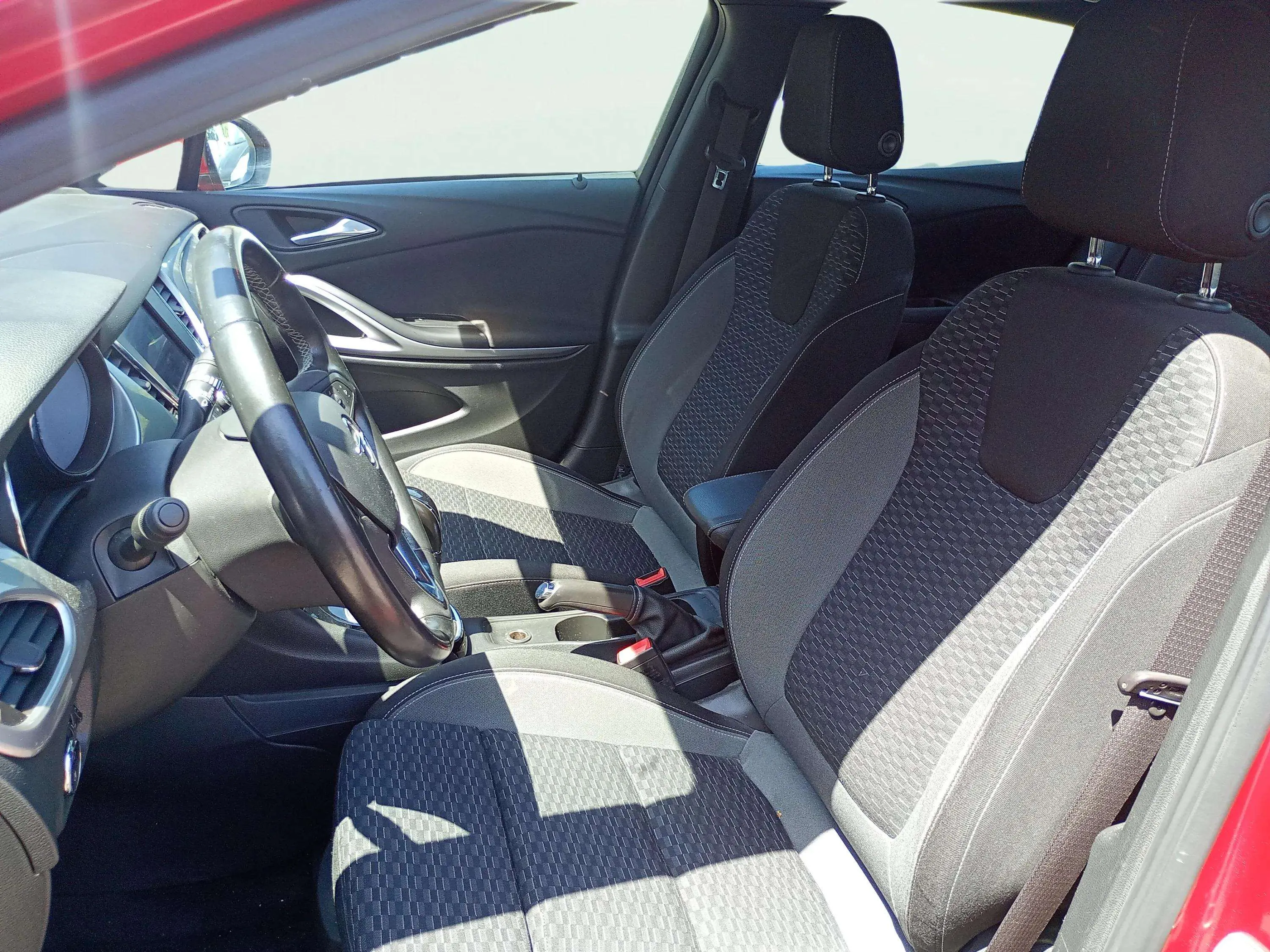Opel Astra 1.2T SHT Business Elegance - foto 11