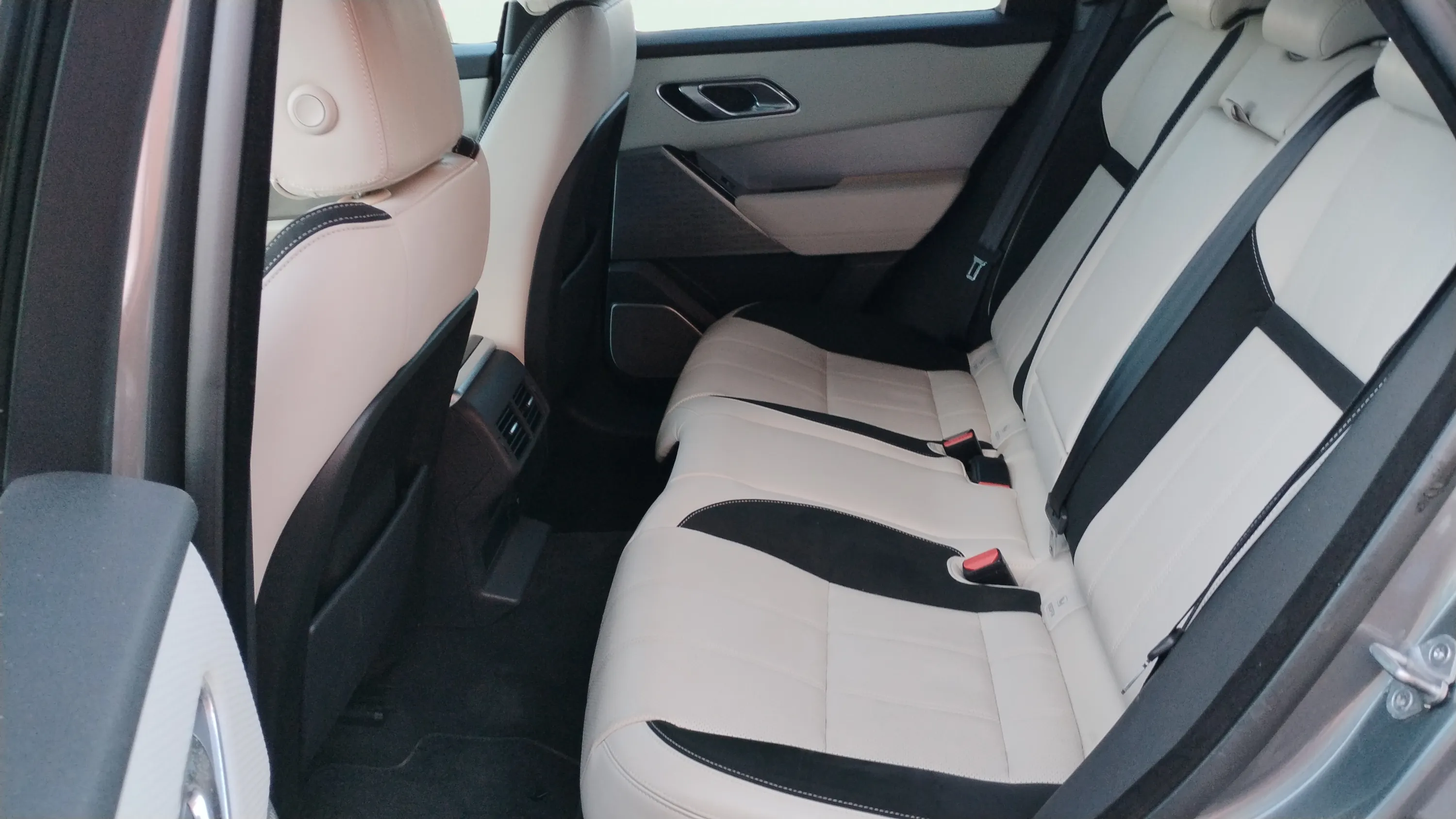 Land Rover Range Rover Velar 2.0D D180 R-Dynamic HSE 4WD - foto 14