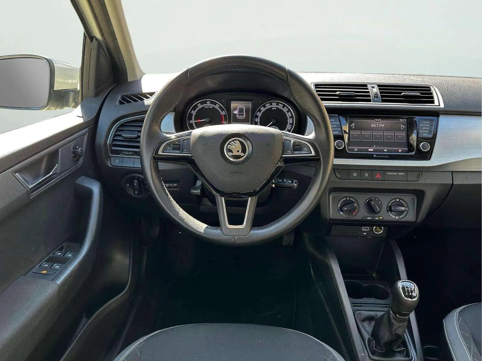 Škoda Fabia 1.0 MPI Like - foto 8