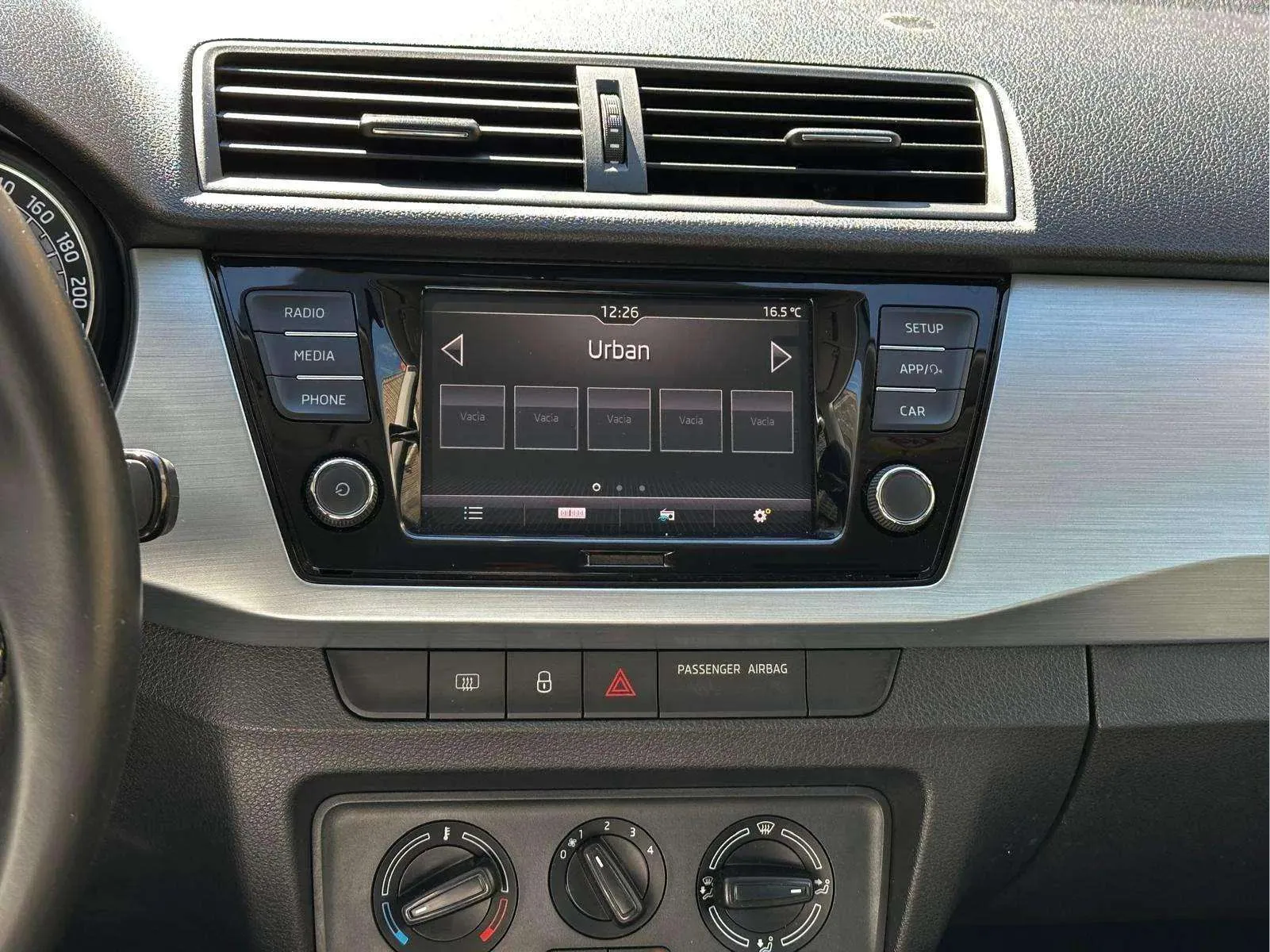 Škoda Fabia 1.0 MPI Like - foto 16