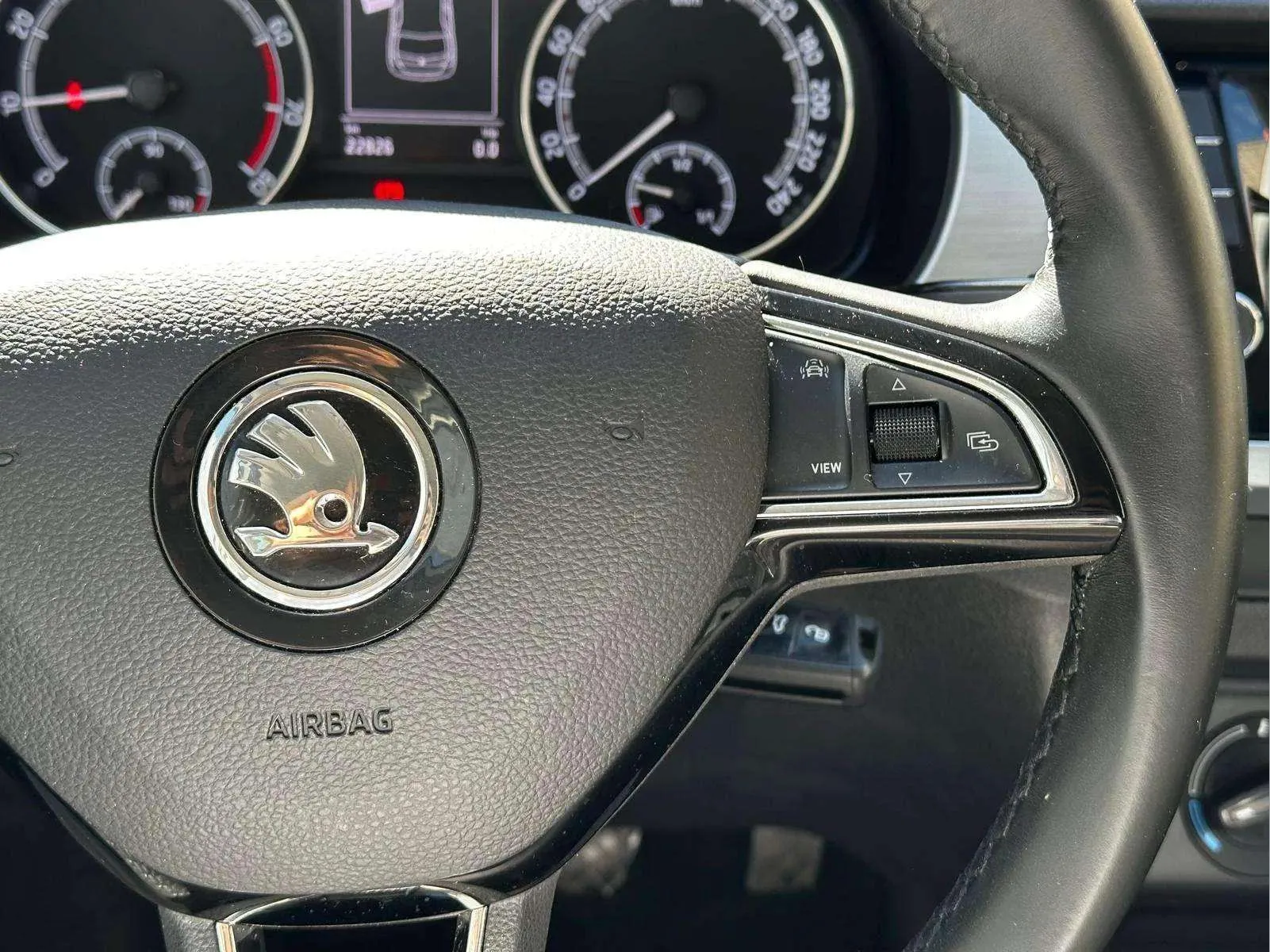Škoda Fabia 1.0 MPI Like - foto 12