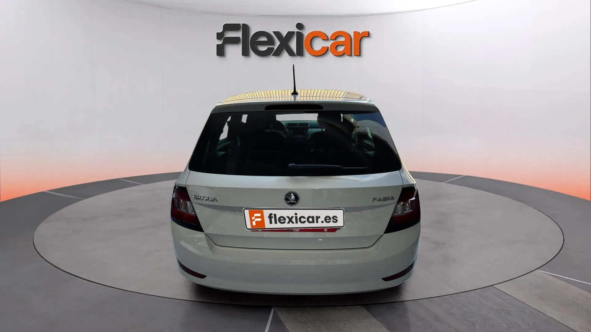 Škoda Fabia 1.0 MPI Like - foto 4