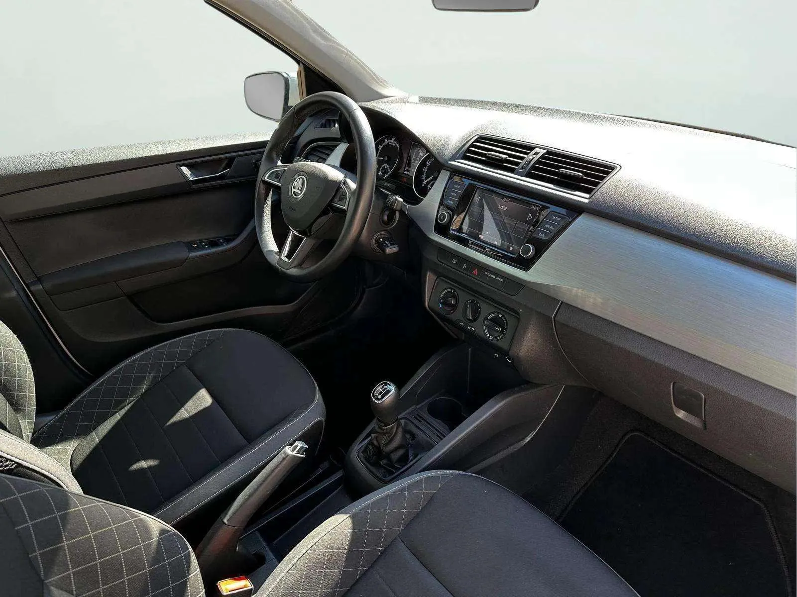 Škoda Fabia 1.0 MPI Like - foto 20