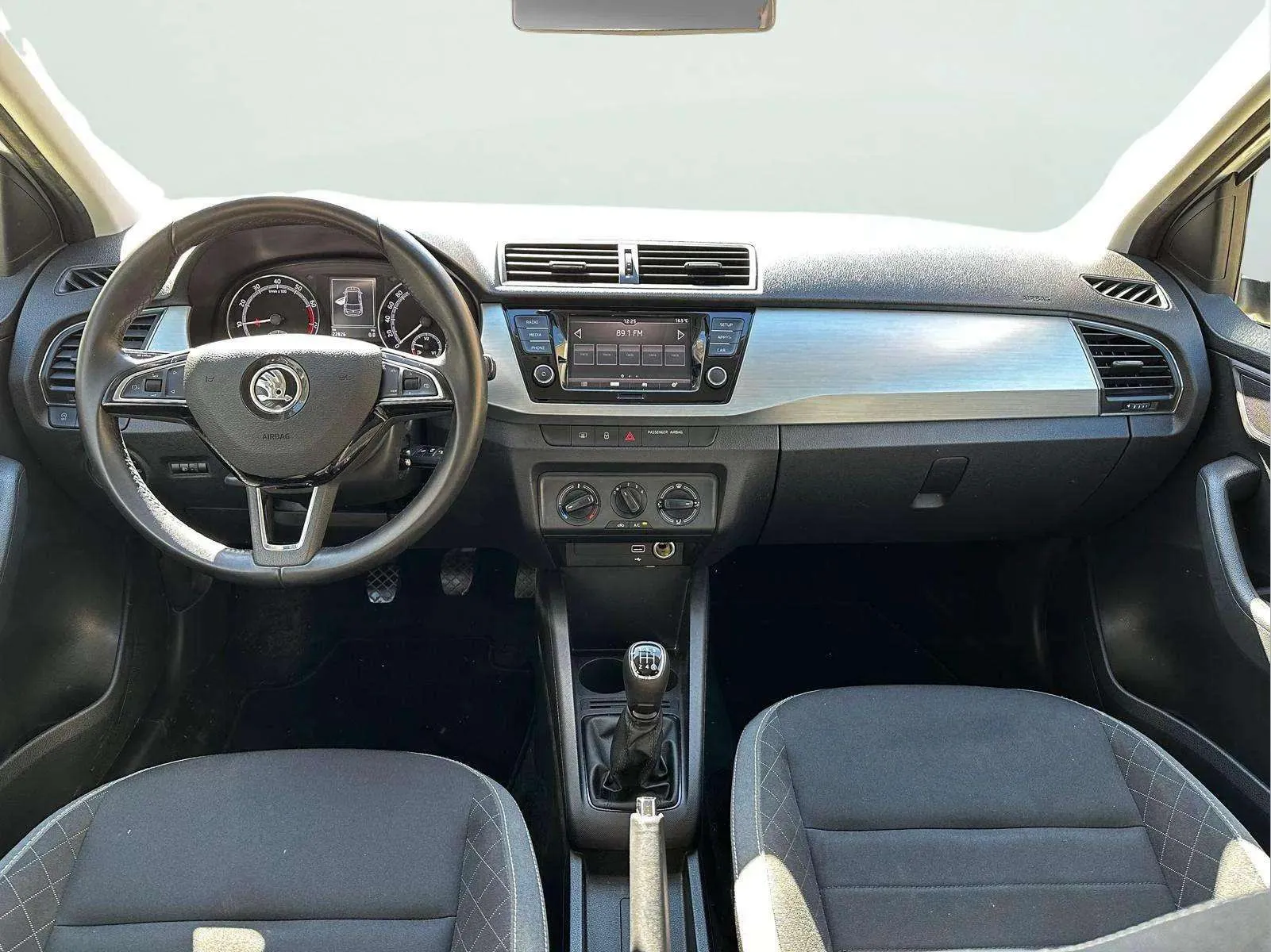 Škoda Fabia 1.0 MPI Like - foto 7