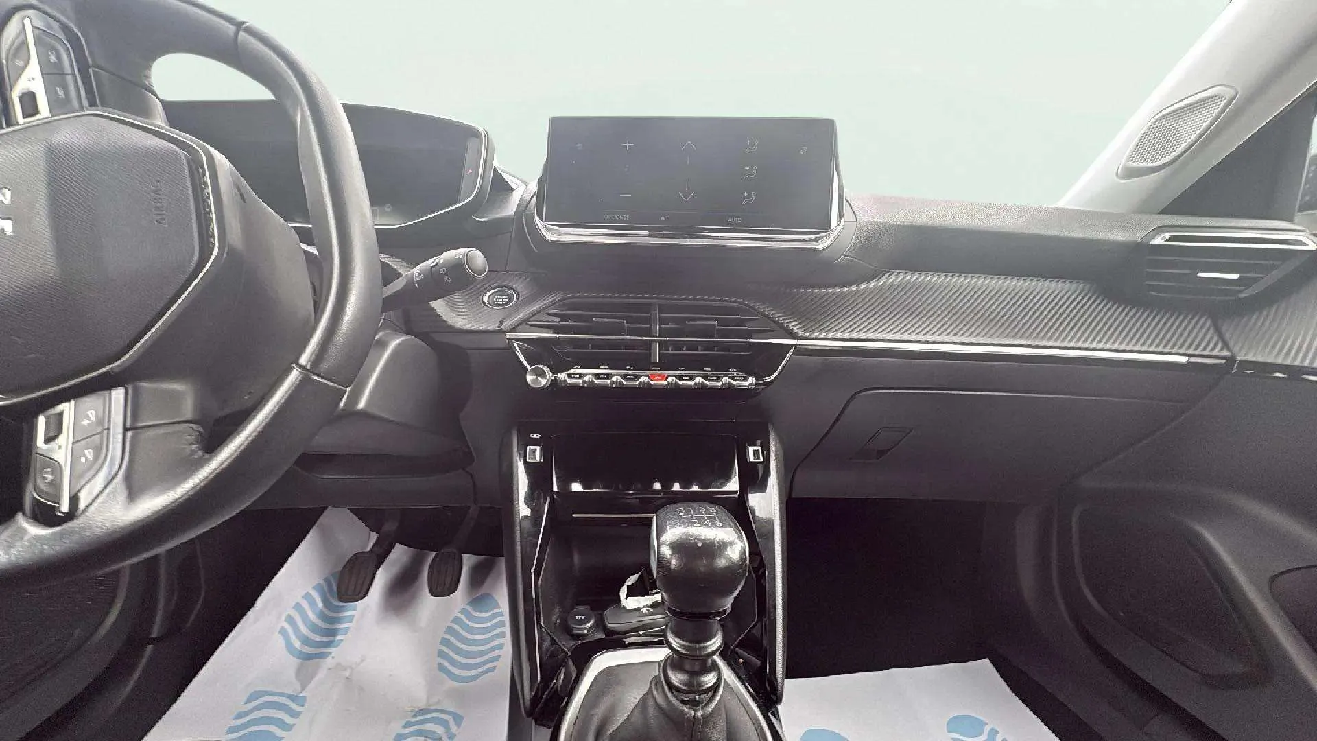 Peugeot 2008 Allure Pack PureTech 130 BVM6 - foto 11