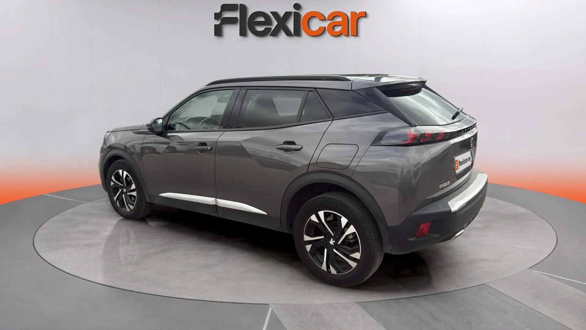 Peugeot 2008 Allure Pack PureTech 130 BVM6 - foto 4