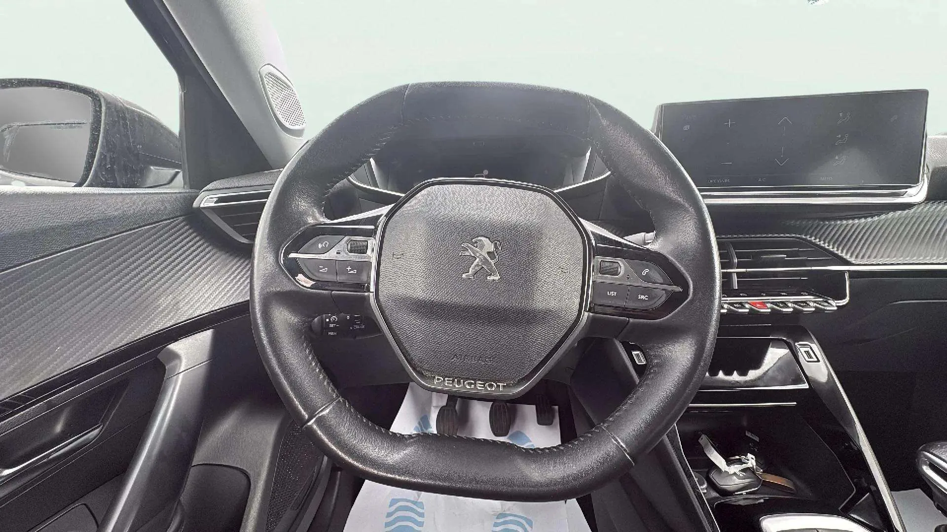 Peugeot 2008 Allure Pack PureTech 130 BVM6 - foto 12