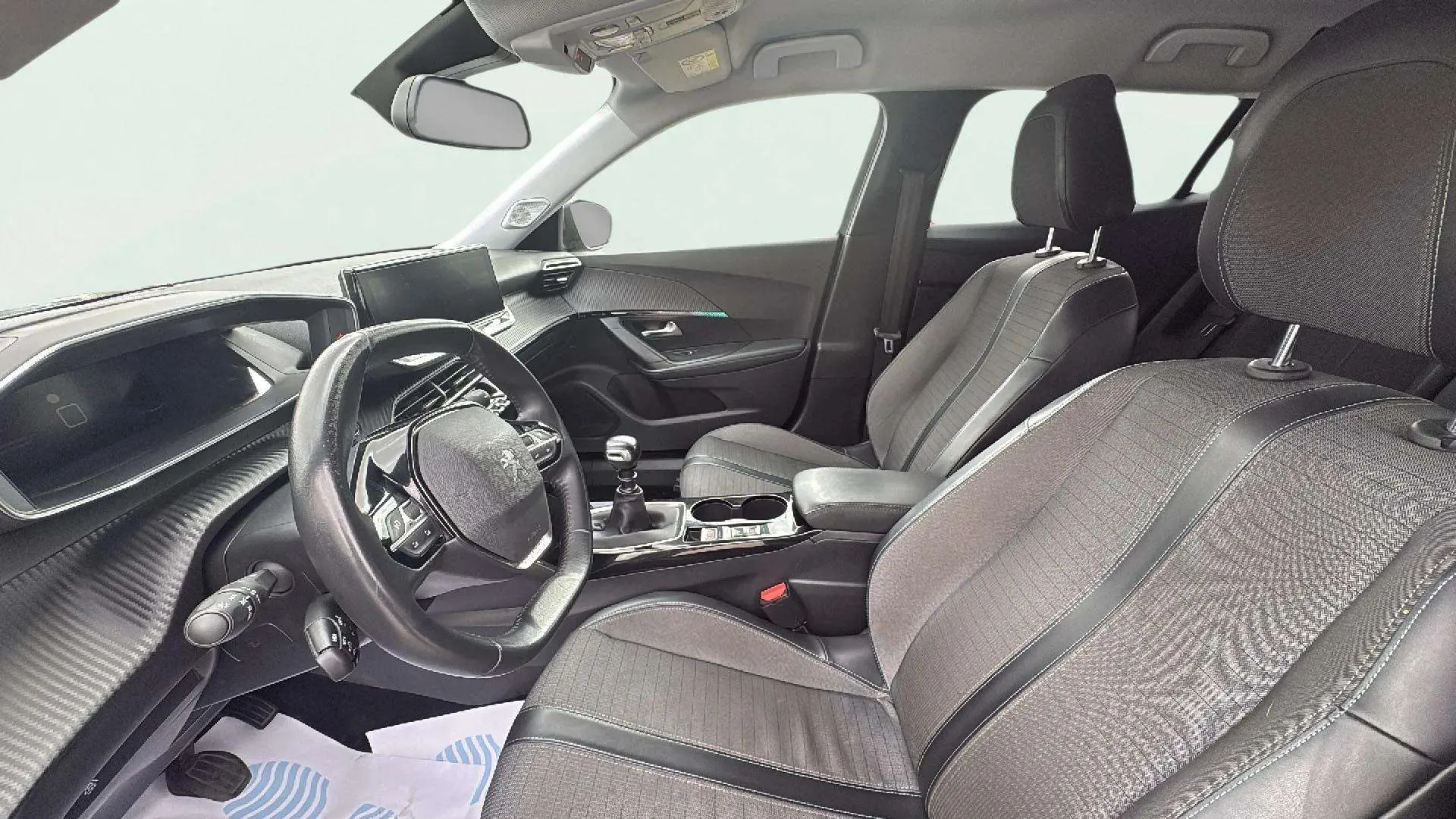 Peugeot 2008 Allure Pack PureTech 130 BVM6 - foto 13