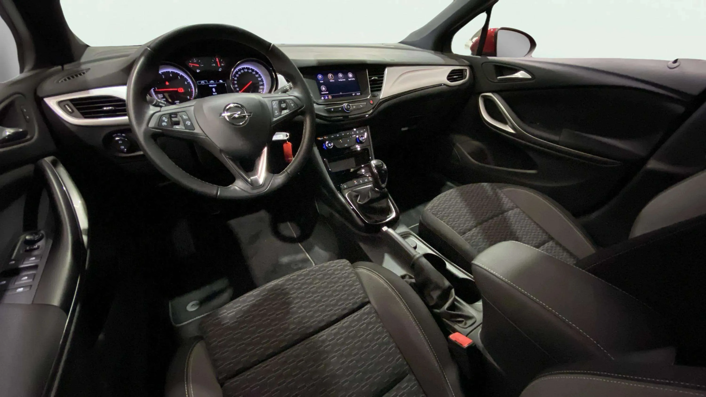 Opel Astra 1.2T SHL GS Line - foto 33