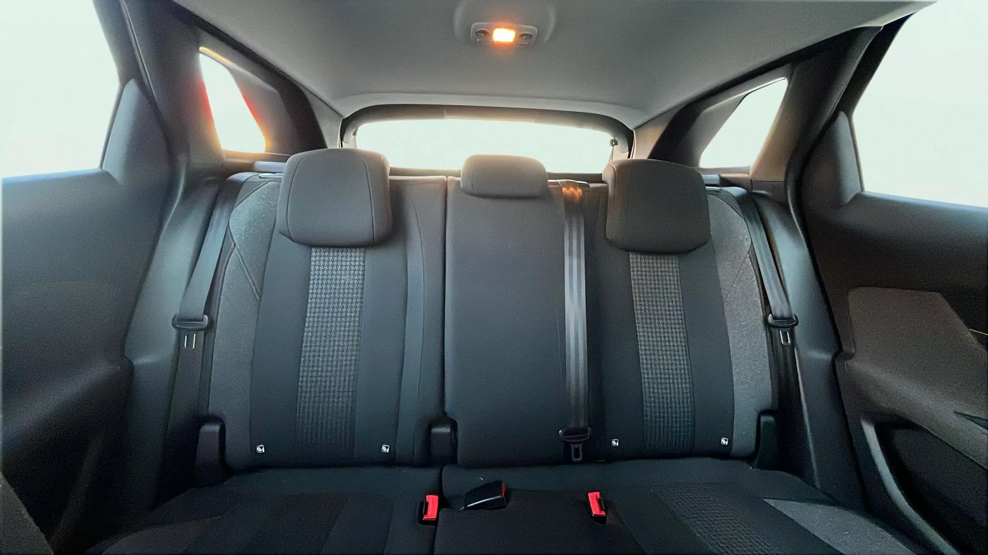Peugeot 3008 1.5 BlueHDi Active Pack EAT8 - foto 18