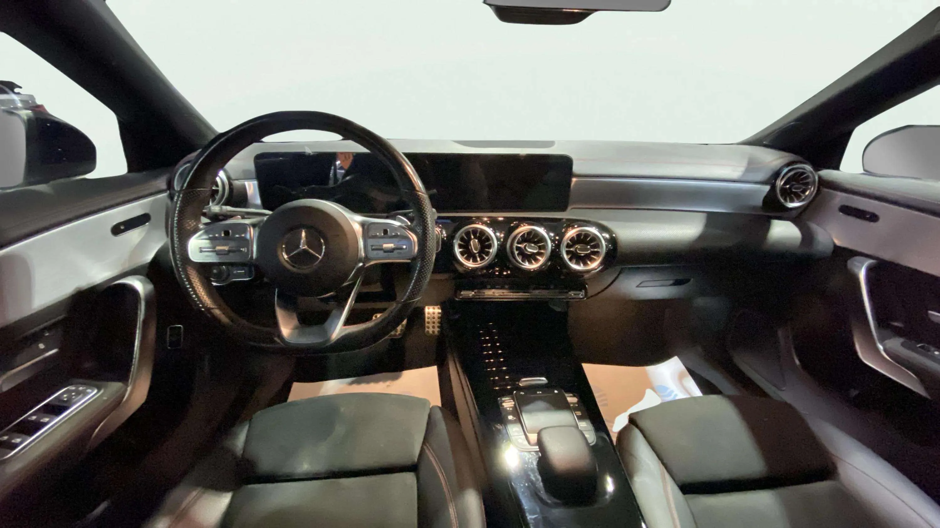 Mercedes-Benz CLA 200 D DCT - foto 10