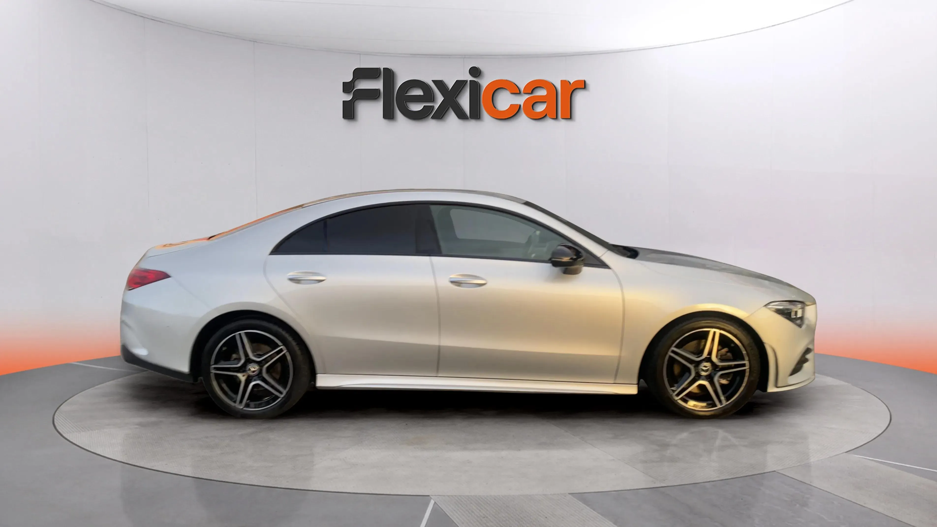 Mercedes-Benz CLA 200 D DCT - foto 8