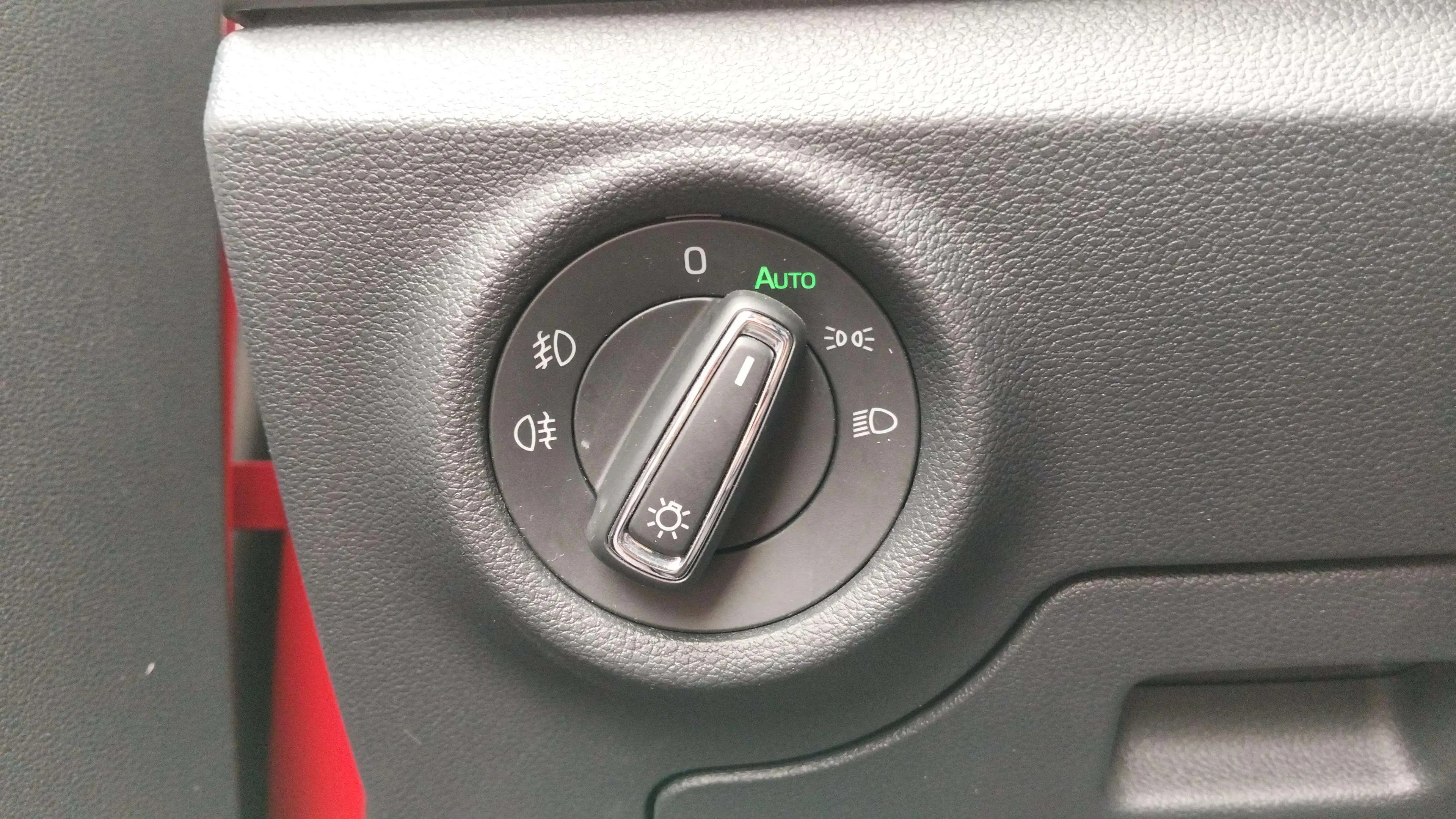 Škoda Kamiq 1.0 TSI DSG Ambition - foto 15