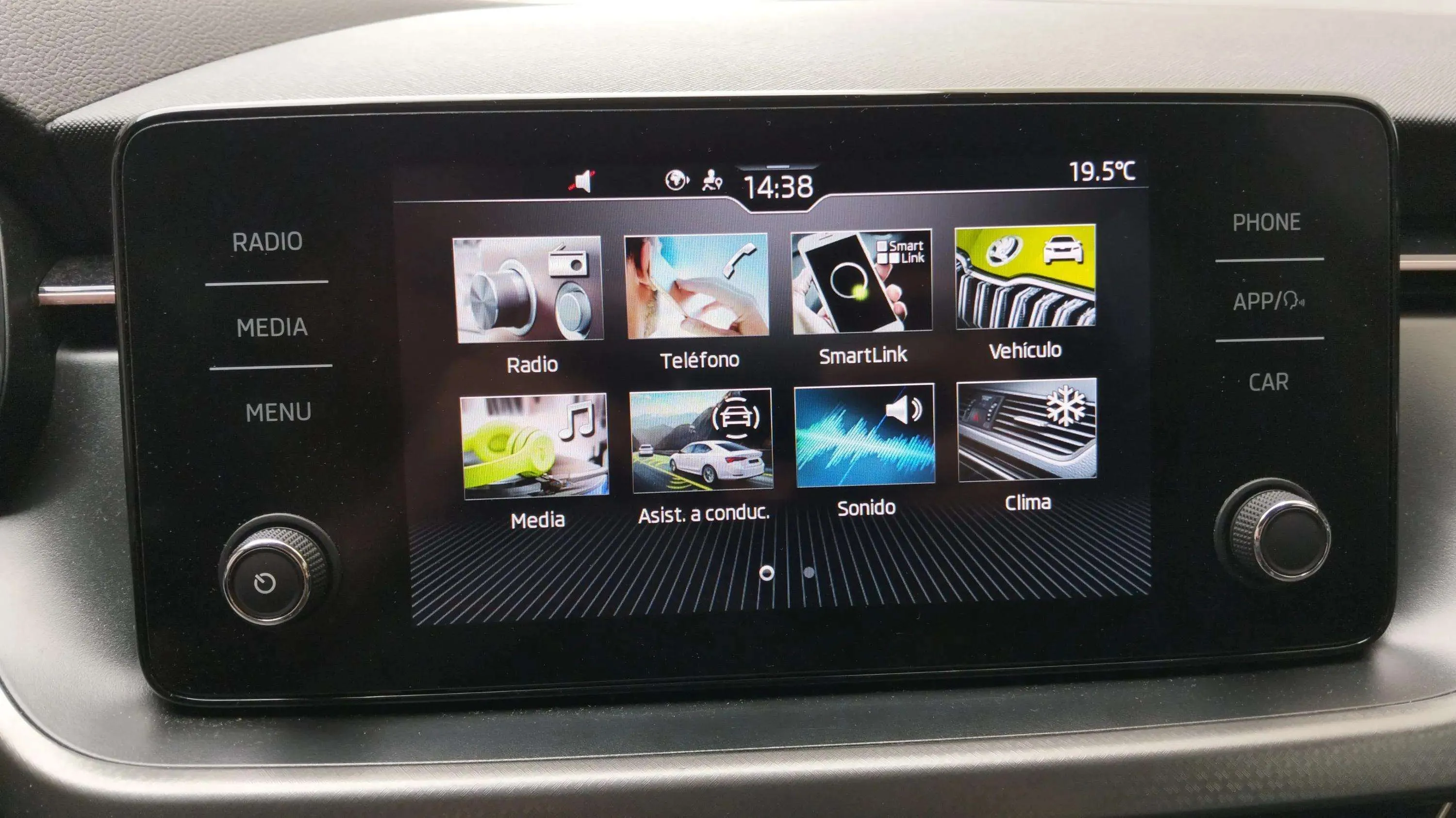 Škoda Kamiq 1.0 TSI DSG Ambition - foto 12