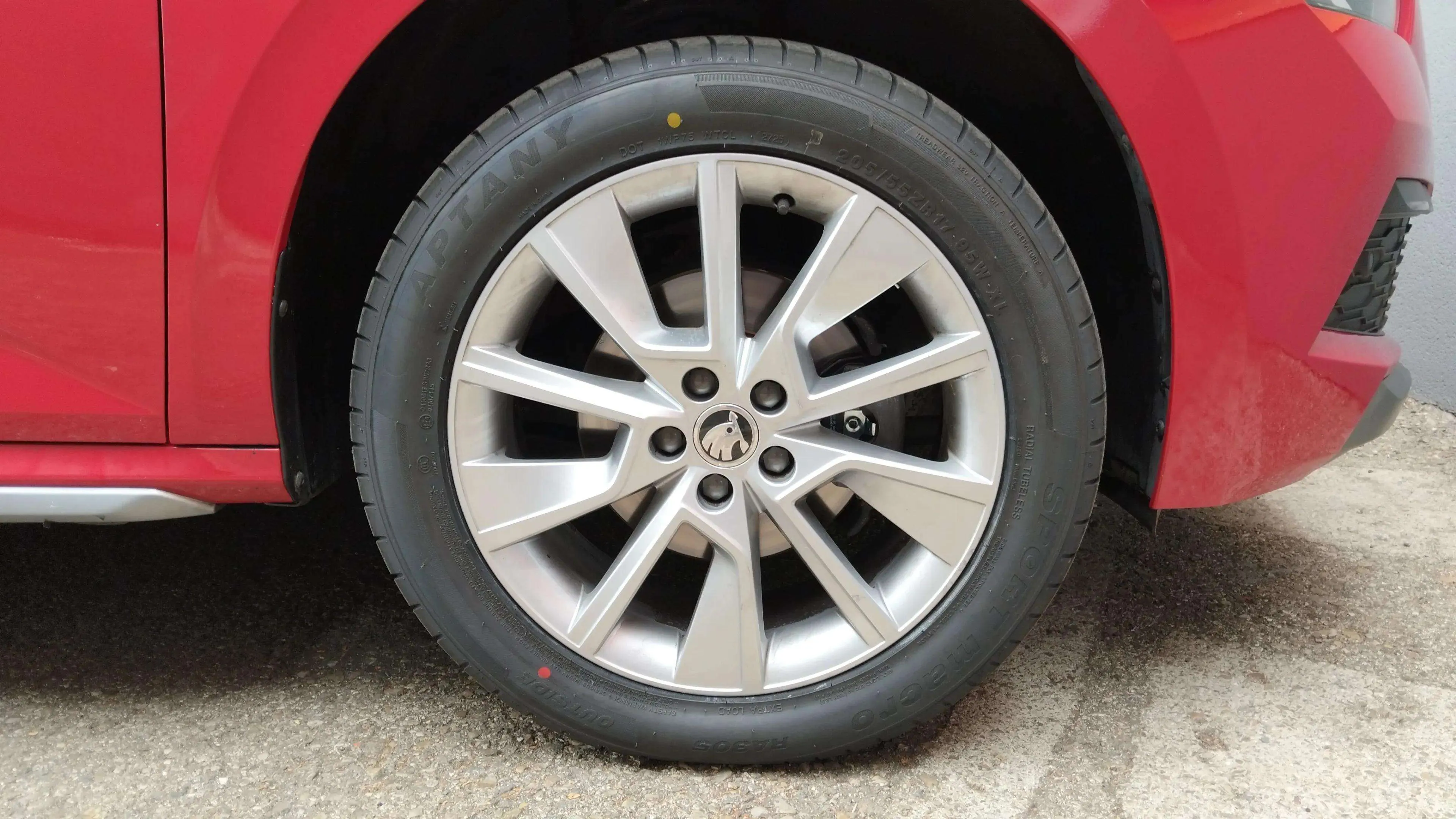Škoda Kamiq 1.0 TSI DSG Ambition - foto 19