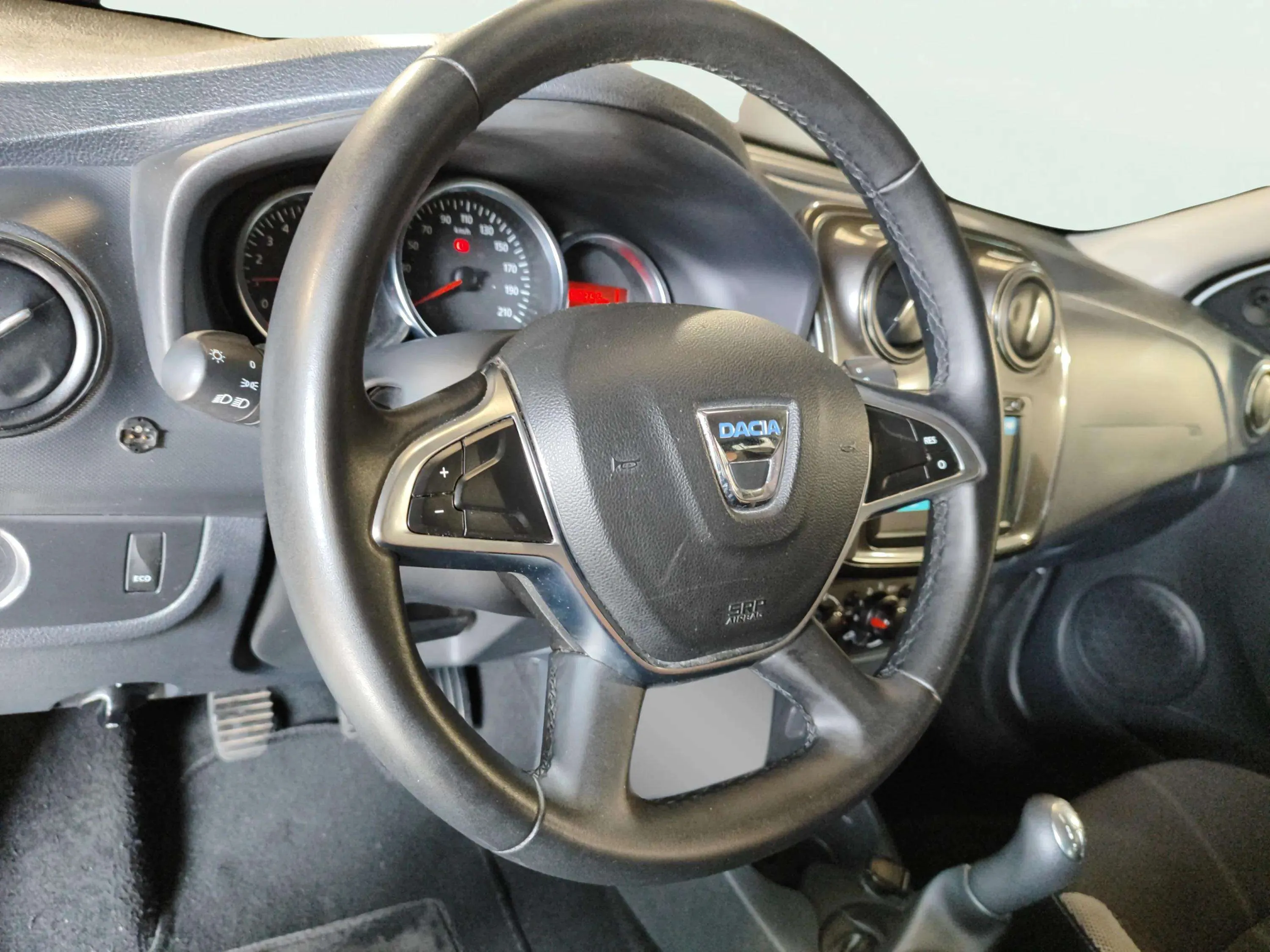 Dacia Sandero Essential TCe - foto 12