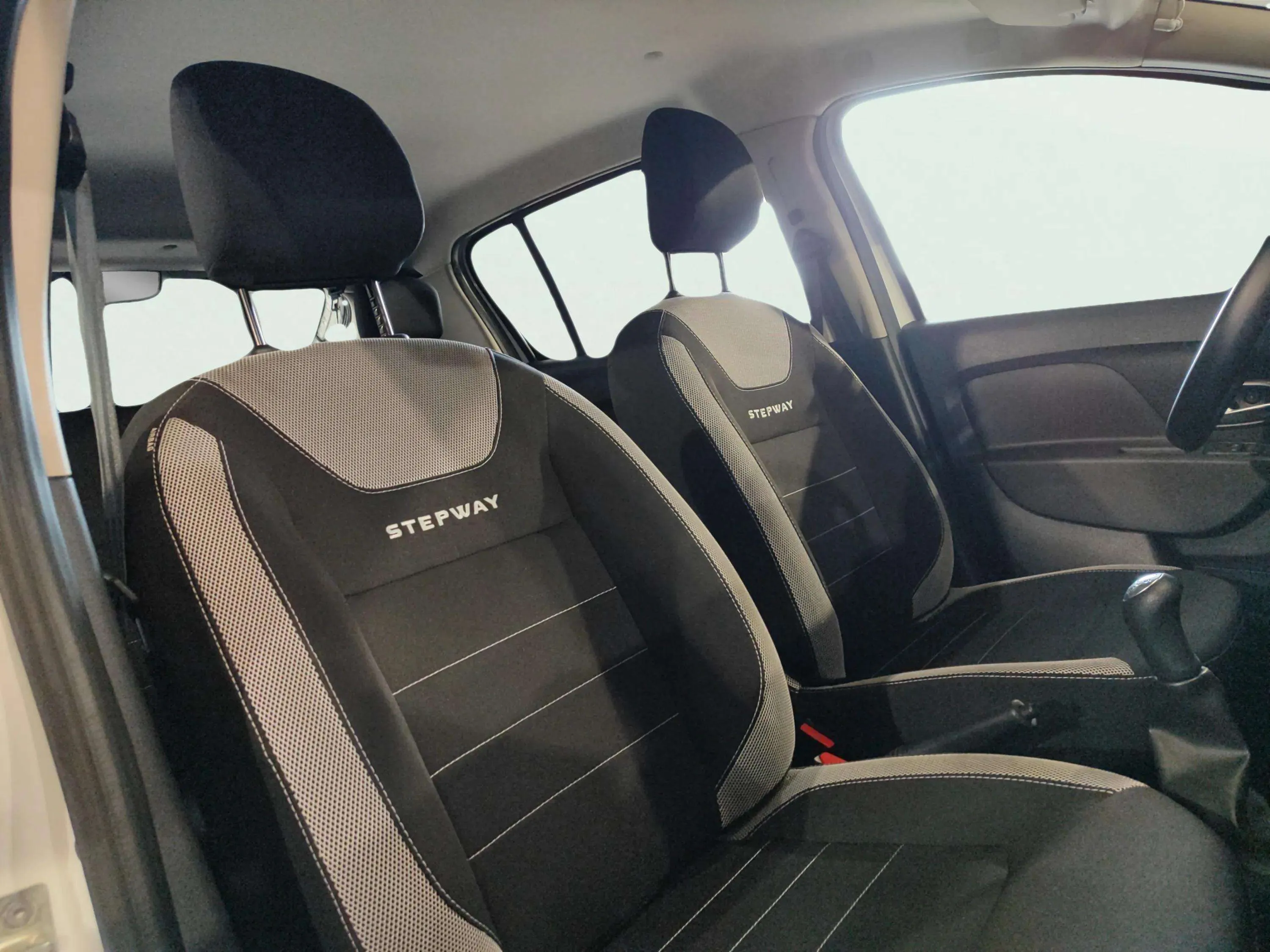 Dacia Sandero Essential TCe - foto 13